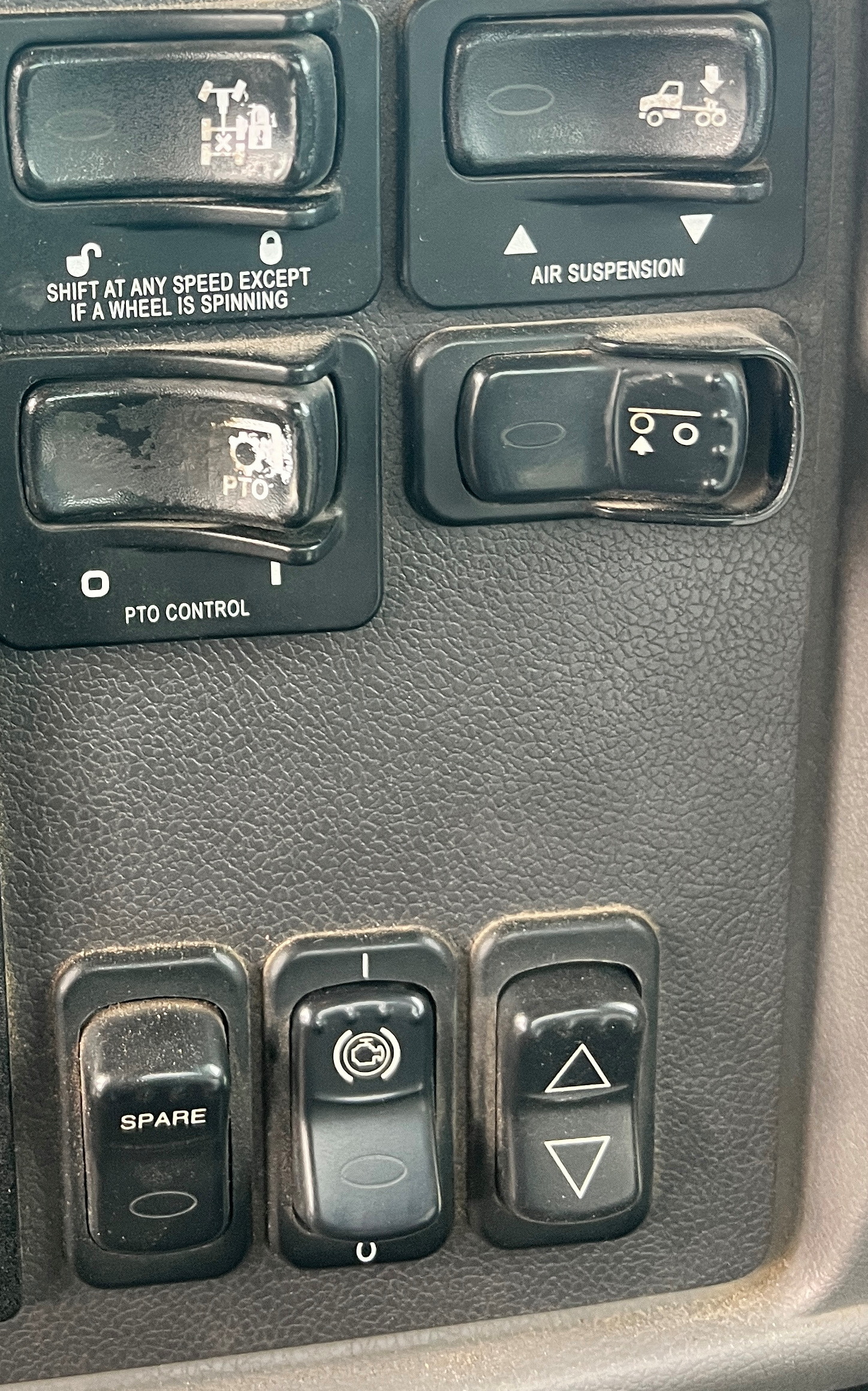 2016 PETERBILT 348 - Image 29