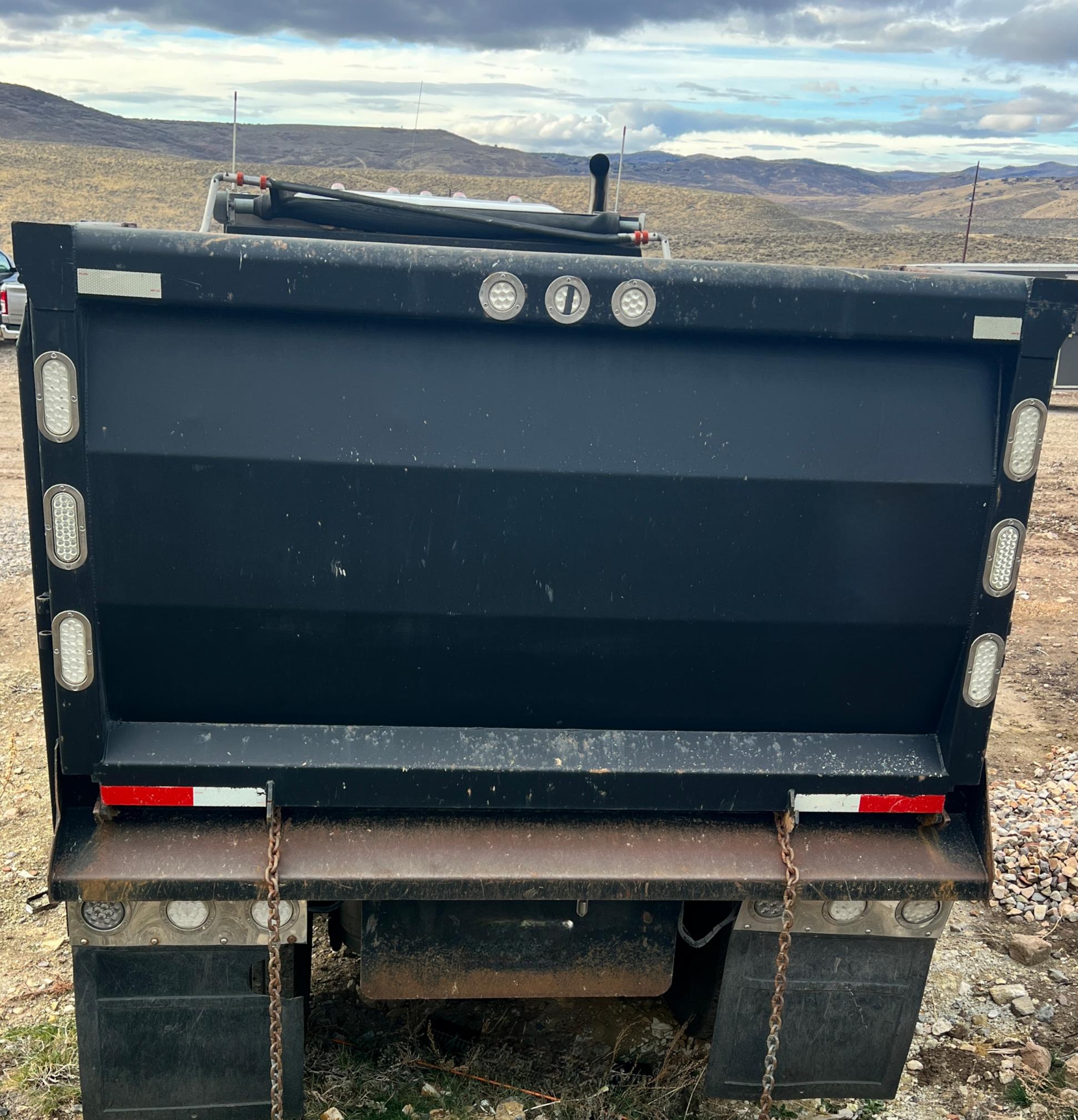 2016 PETERBILT 348 - Image 4