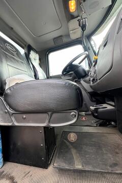 2017 PETERBILT 348 - Image 36