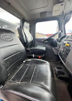 2017 PETERBILT 348 - Image 37