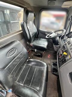 2017 PETERBILT 348 - Image 38