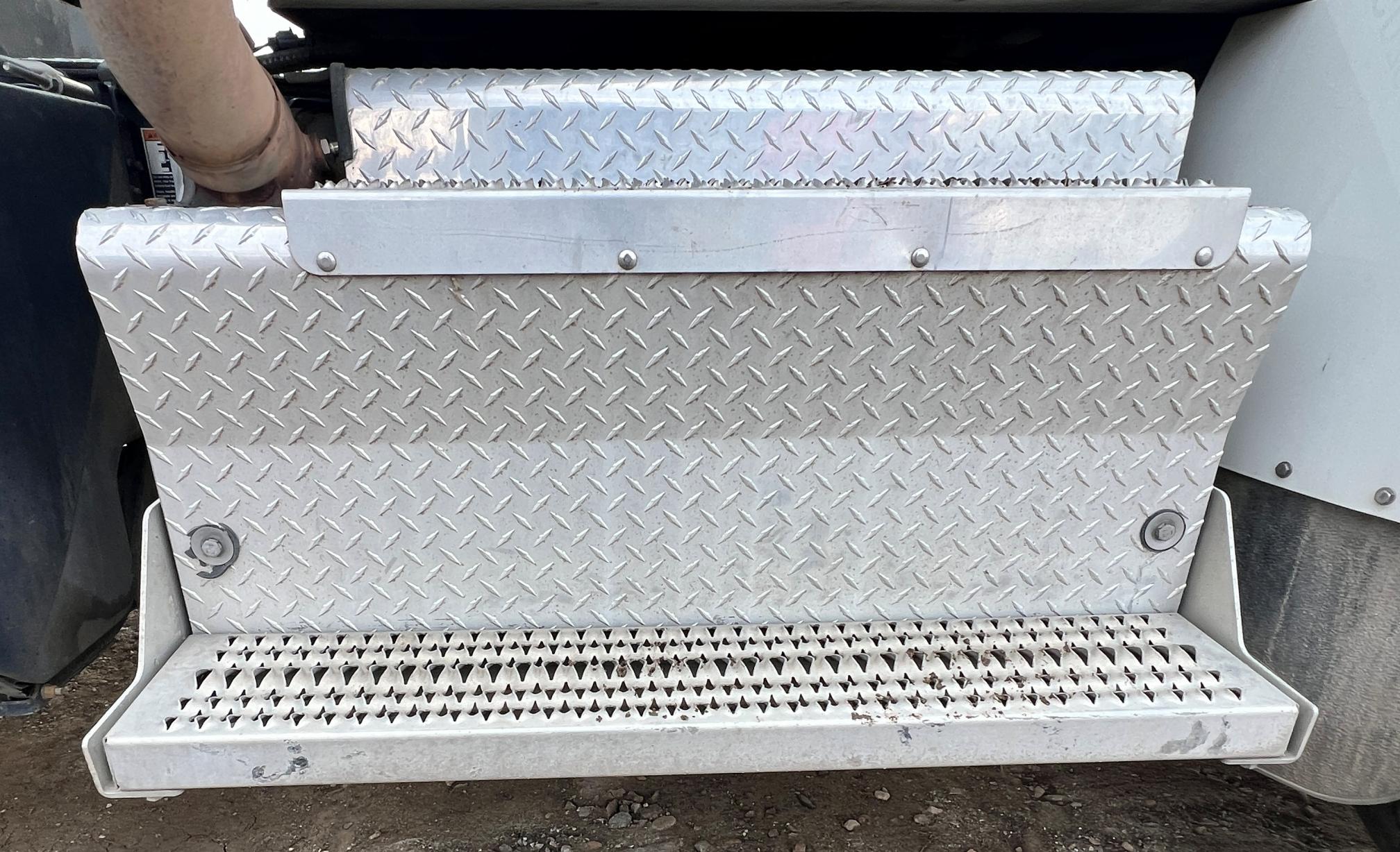 2016 PETERBILT 348 - Image 45