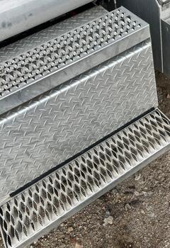 2017 PETERBILT 348 - Image 46