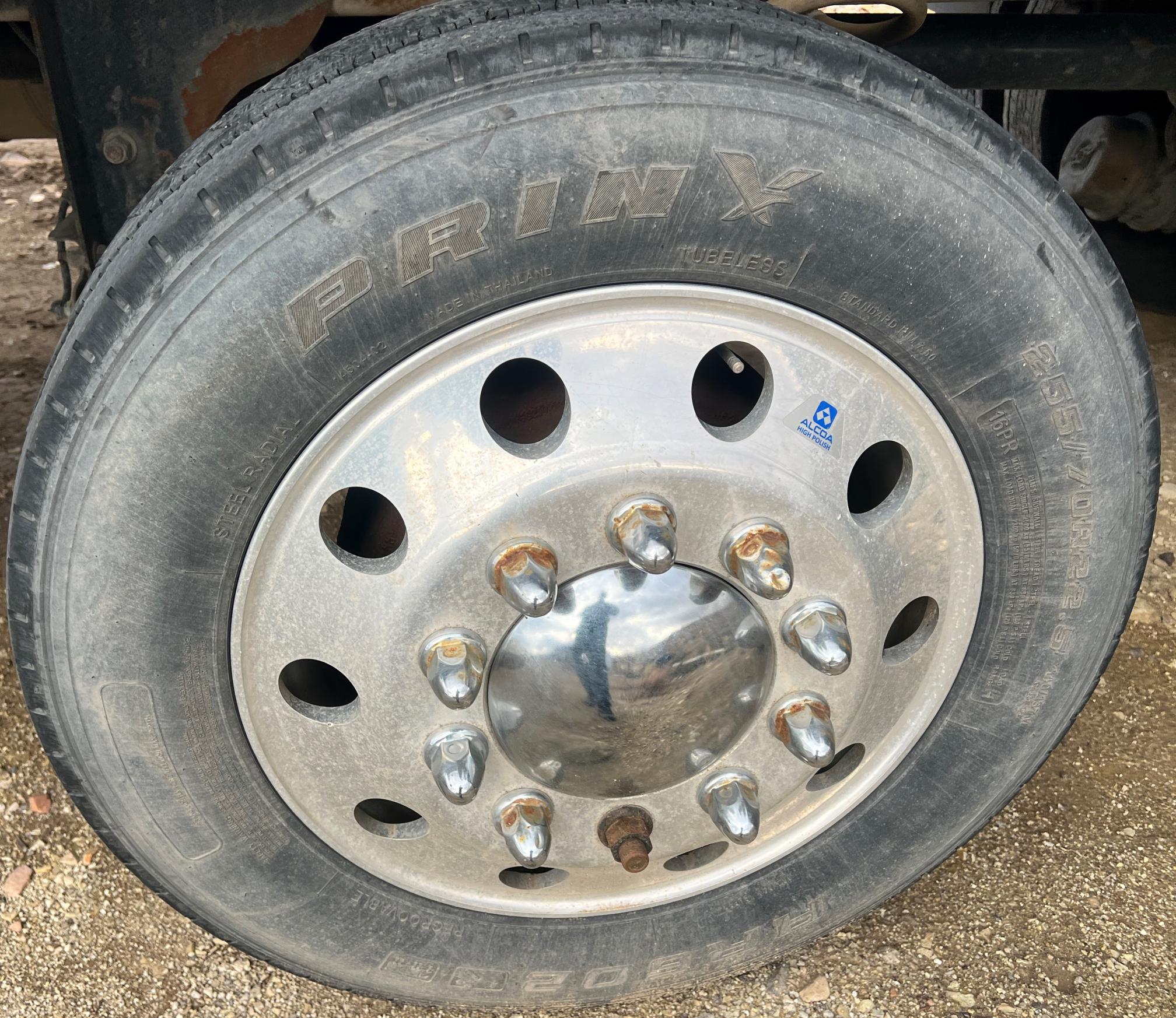 2016 PETERBILT 348 - Image 72