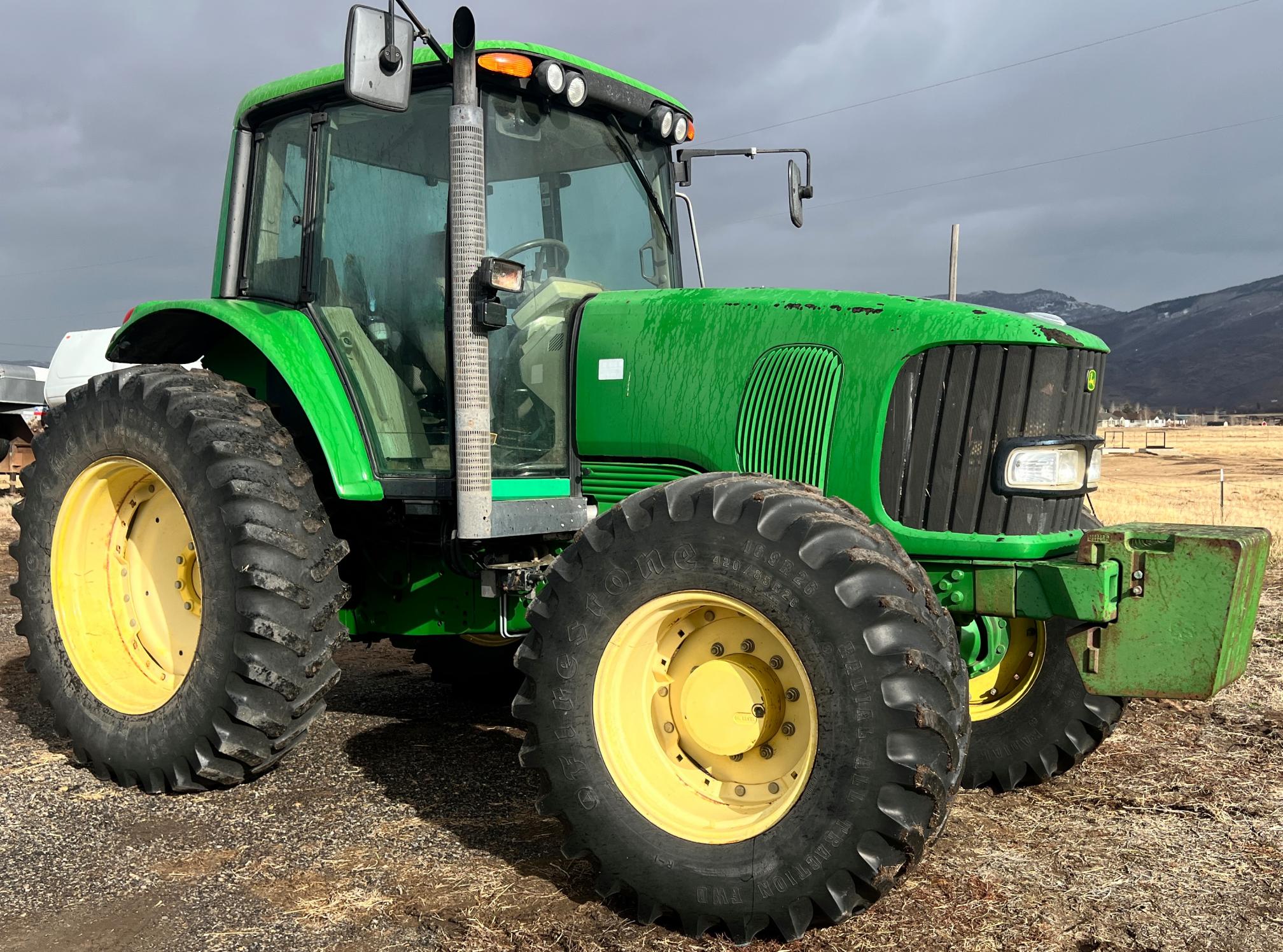 2006 JOHN DEERE 7520 - view 3 of 46