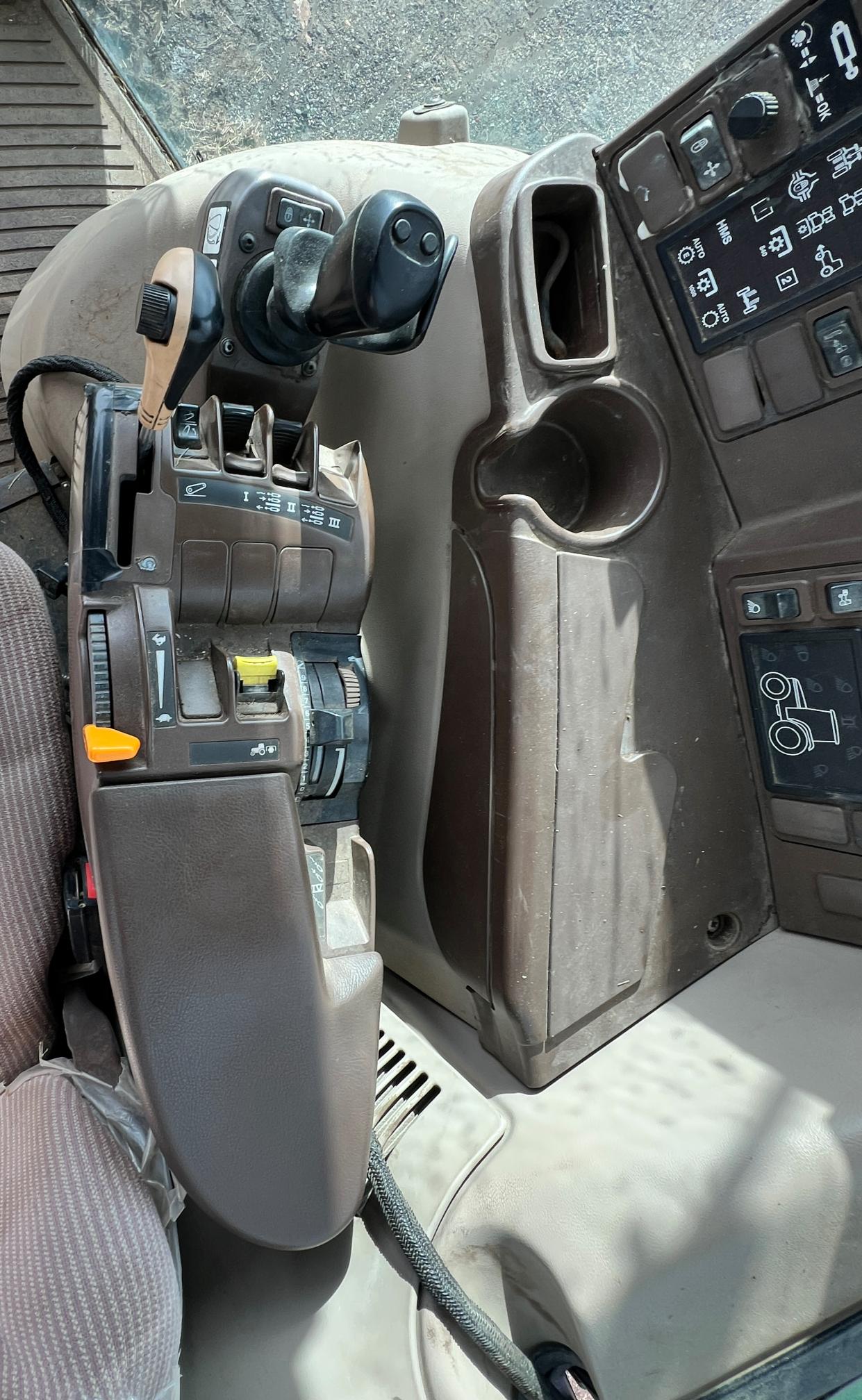 2006 JOHN DEERE 7520 - view 17 of 46