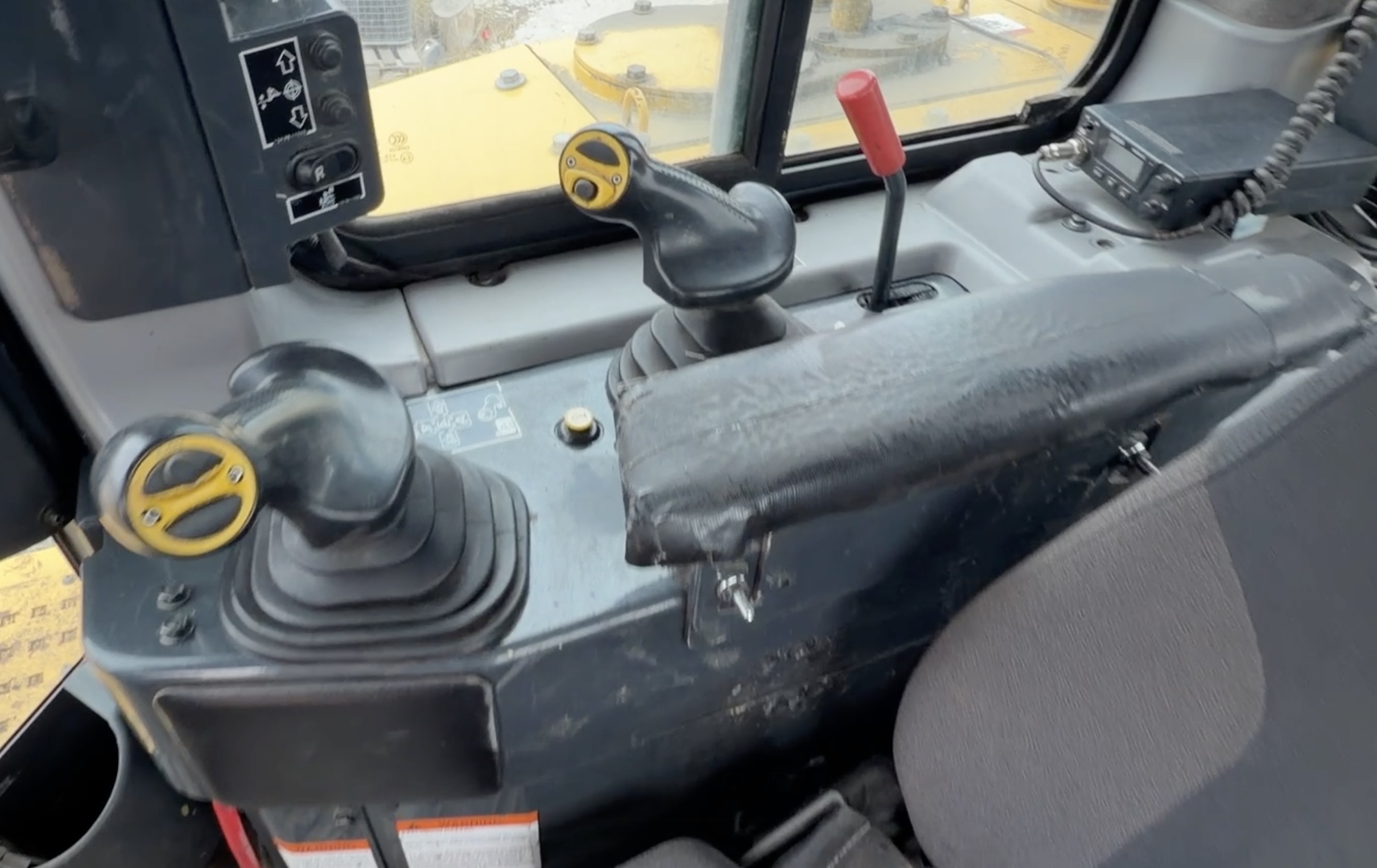 2018 KOMATSU d155axi-8 - view 9 of 26