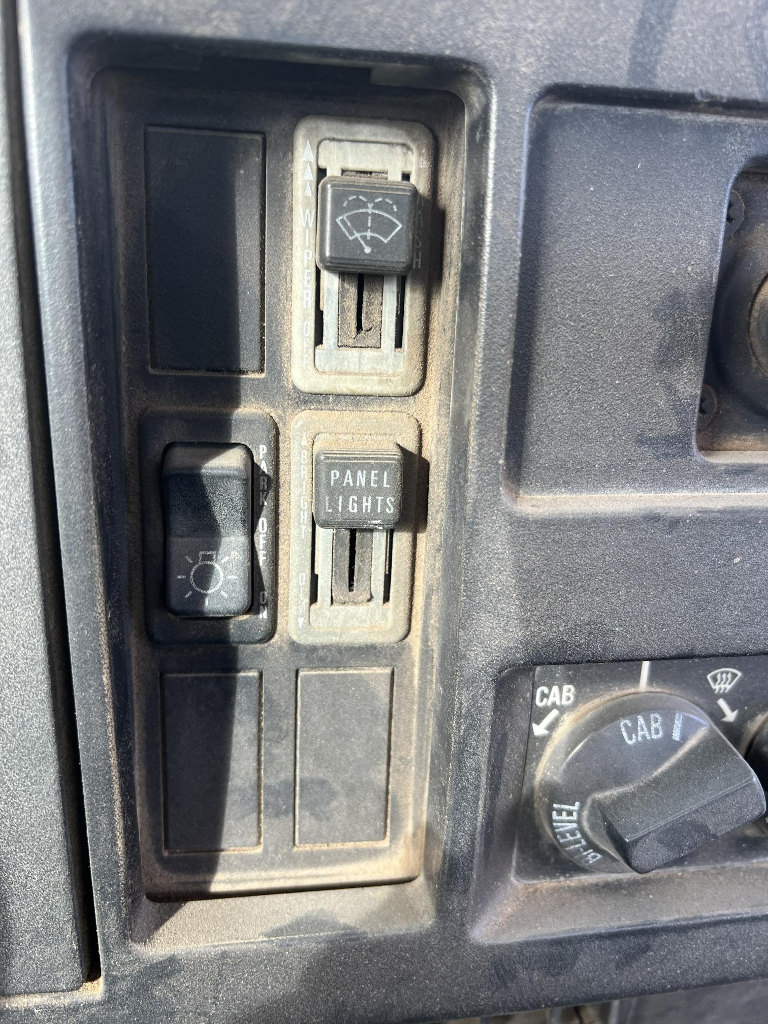 1990 INTERNATIONAL 8300 Eagle - Image 32