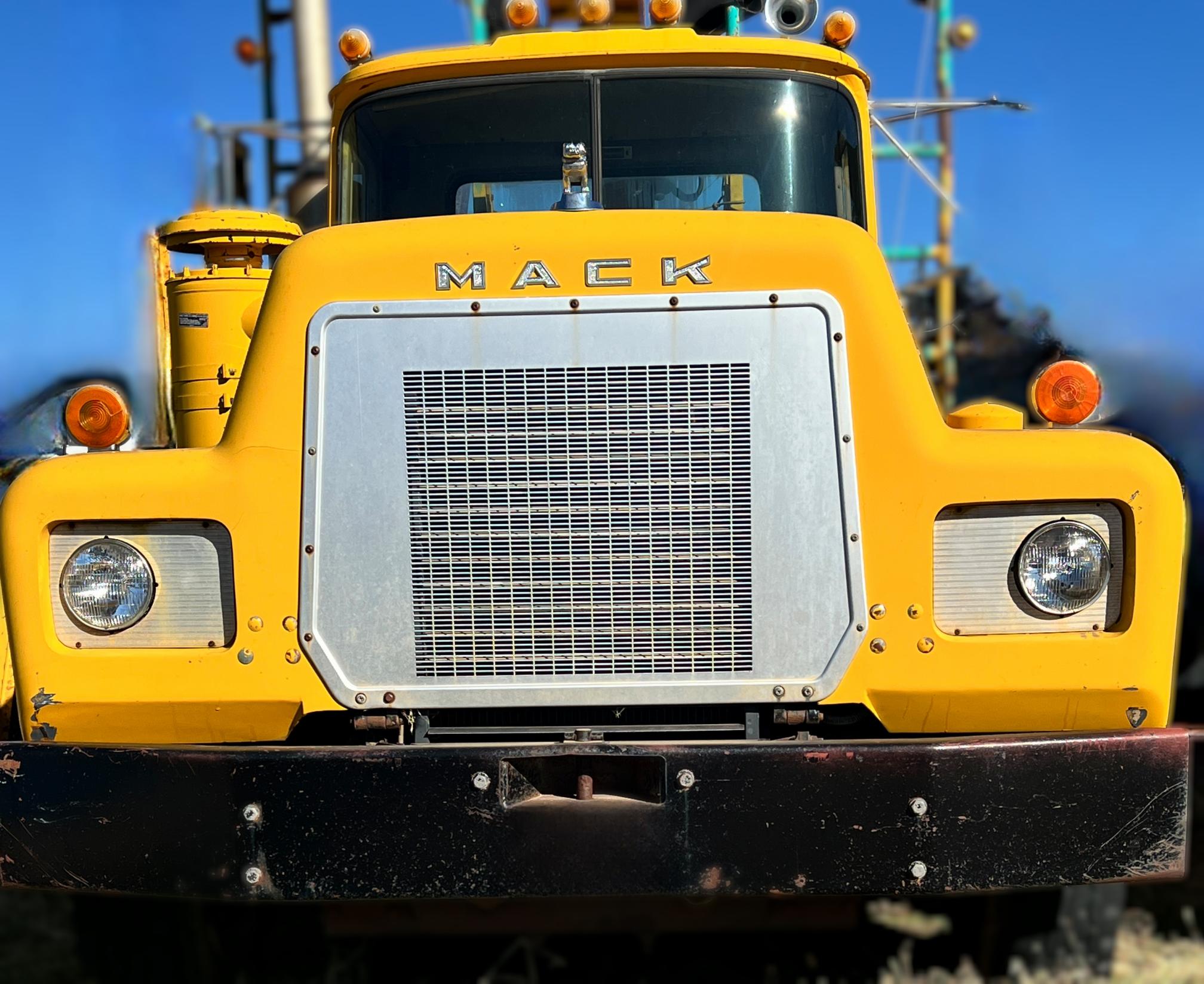 1977 MACK RS767LST - Image 12