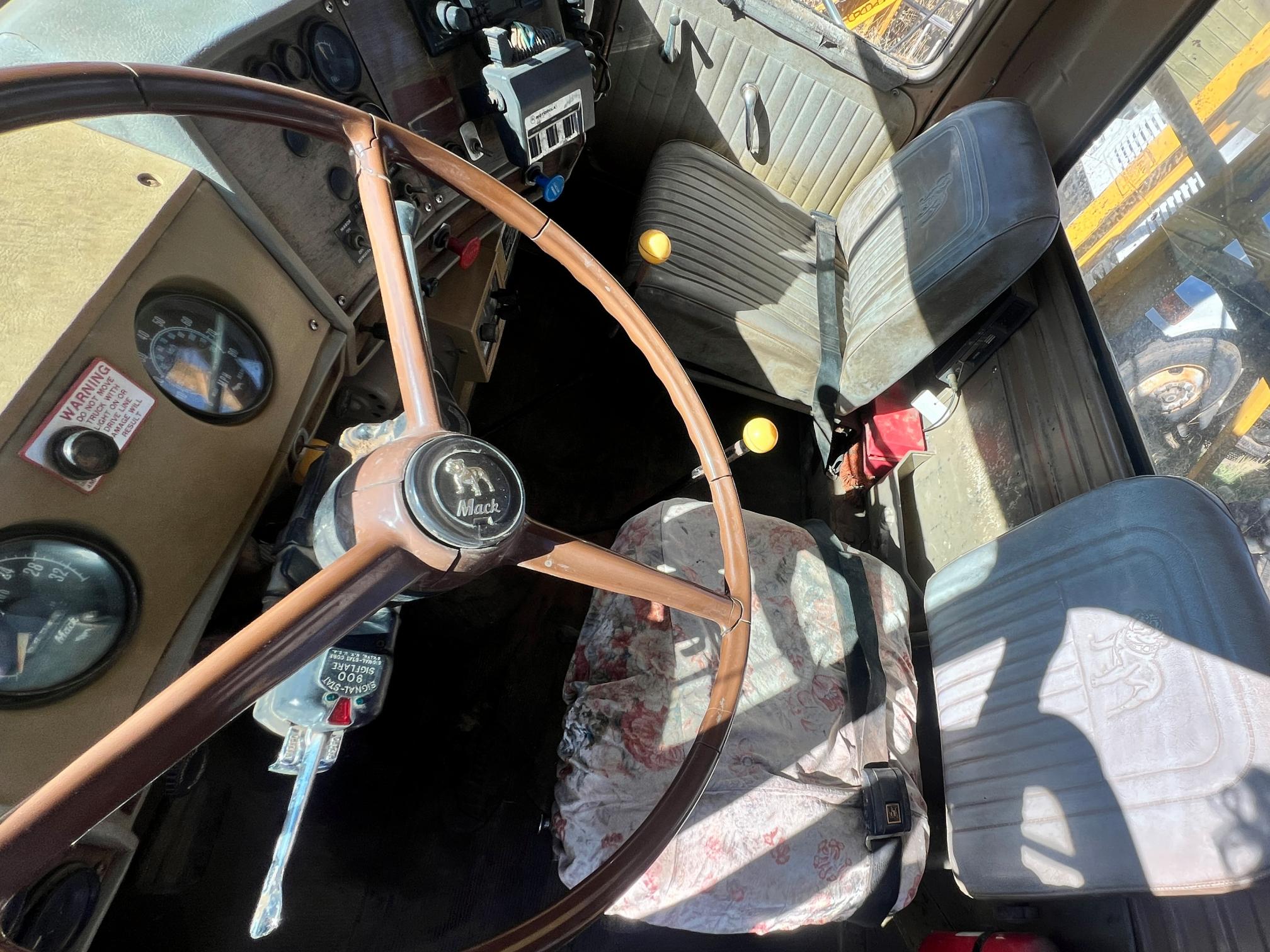 1977 MACK RS767LST - Image 20