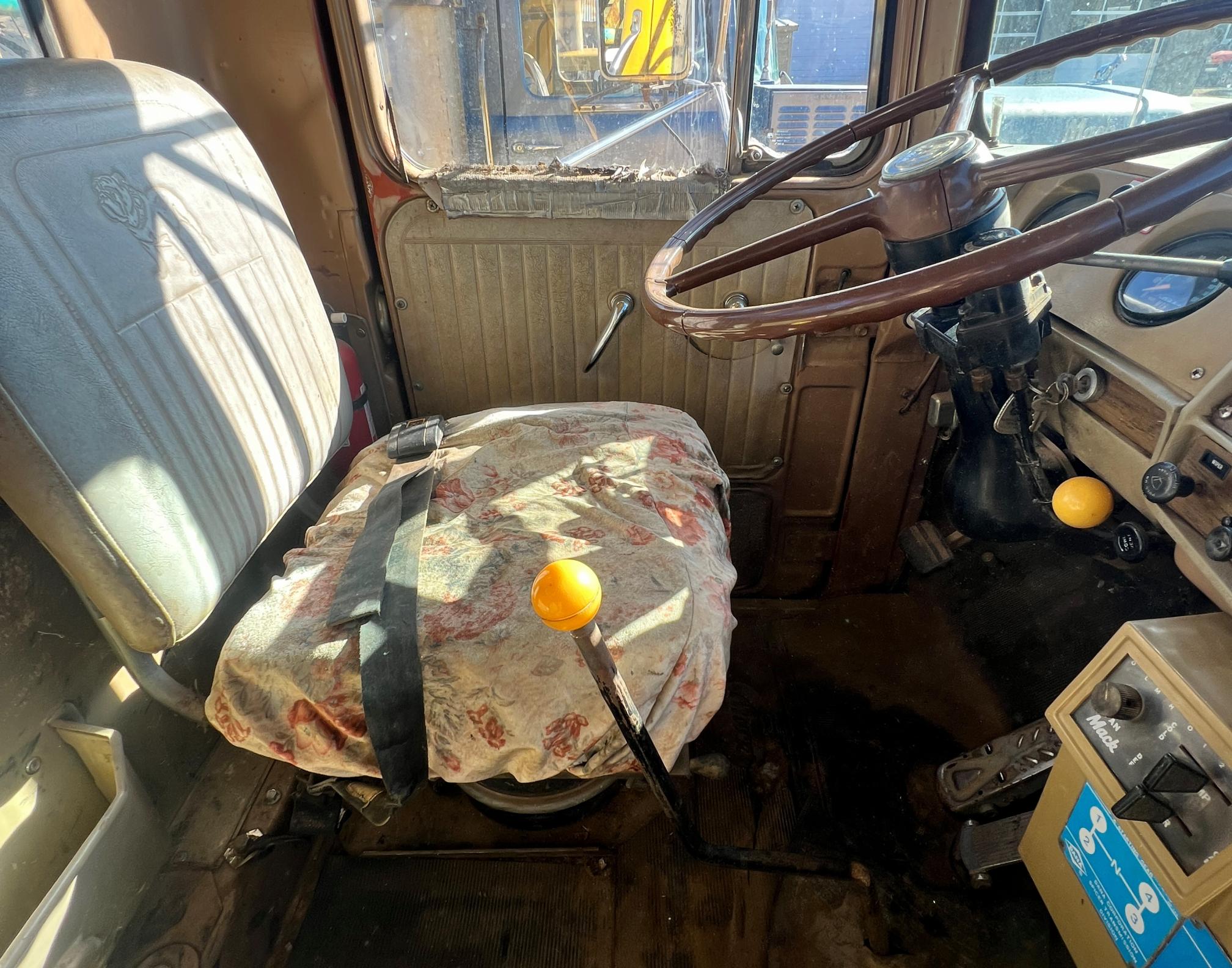 1977 MACK RS767LST - Image 31