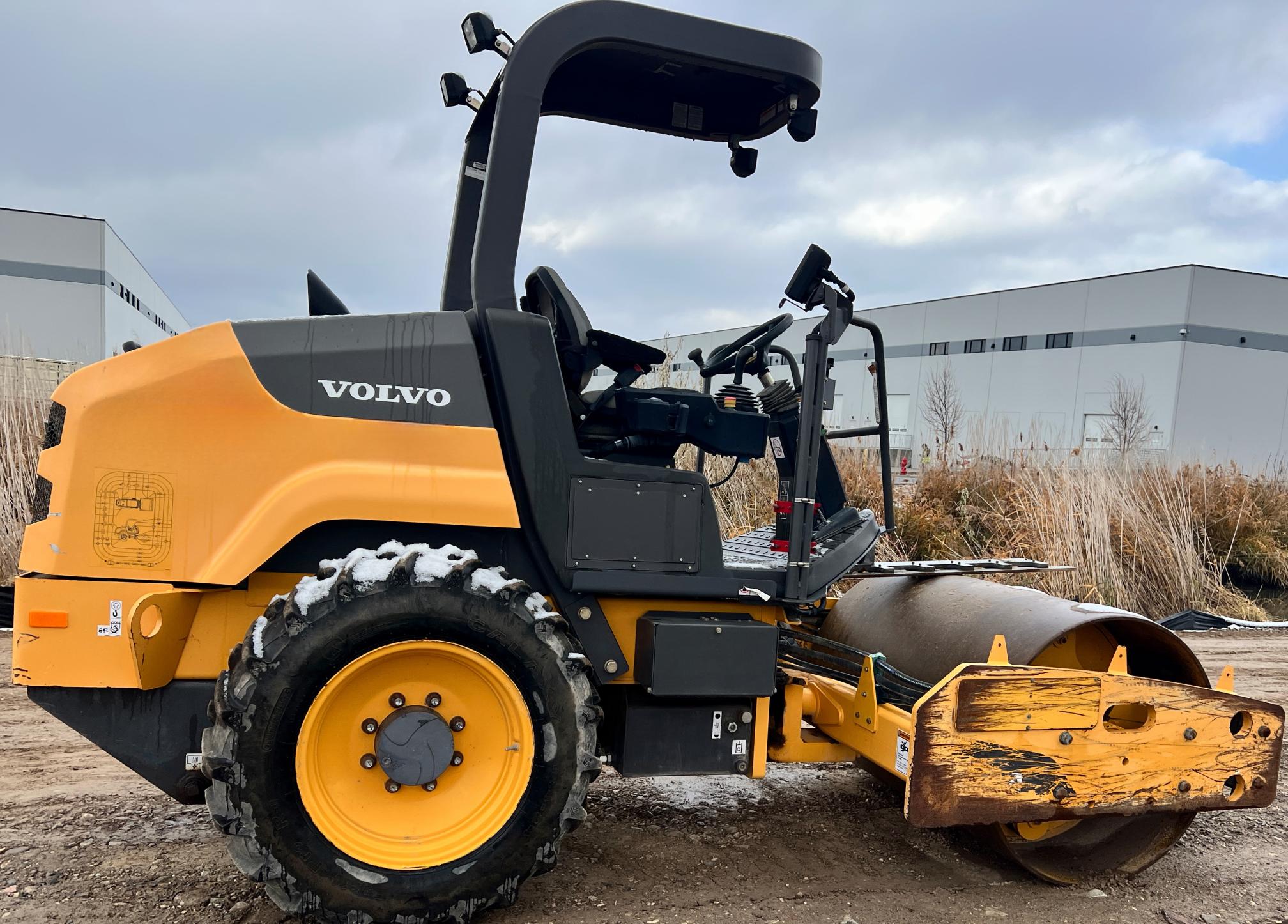 2017 VOLVO SD45d - view 5 of 28