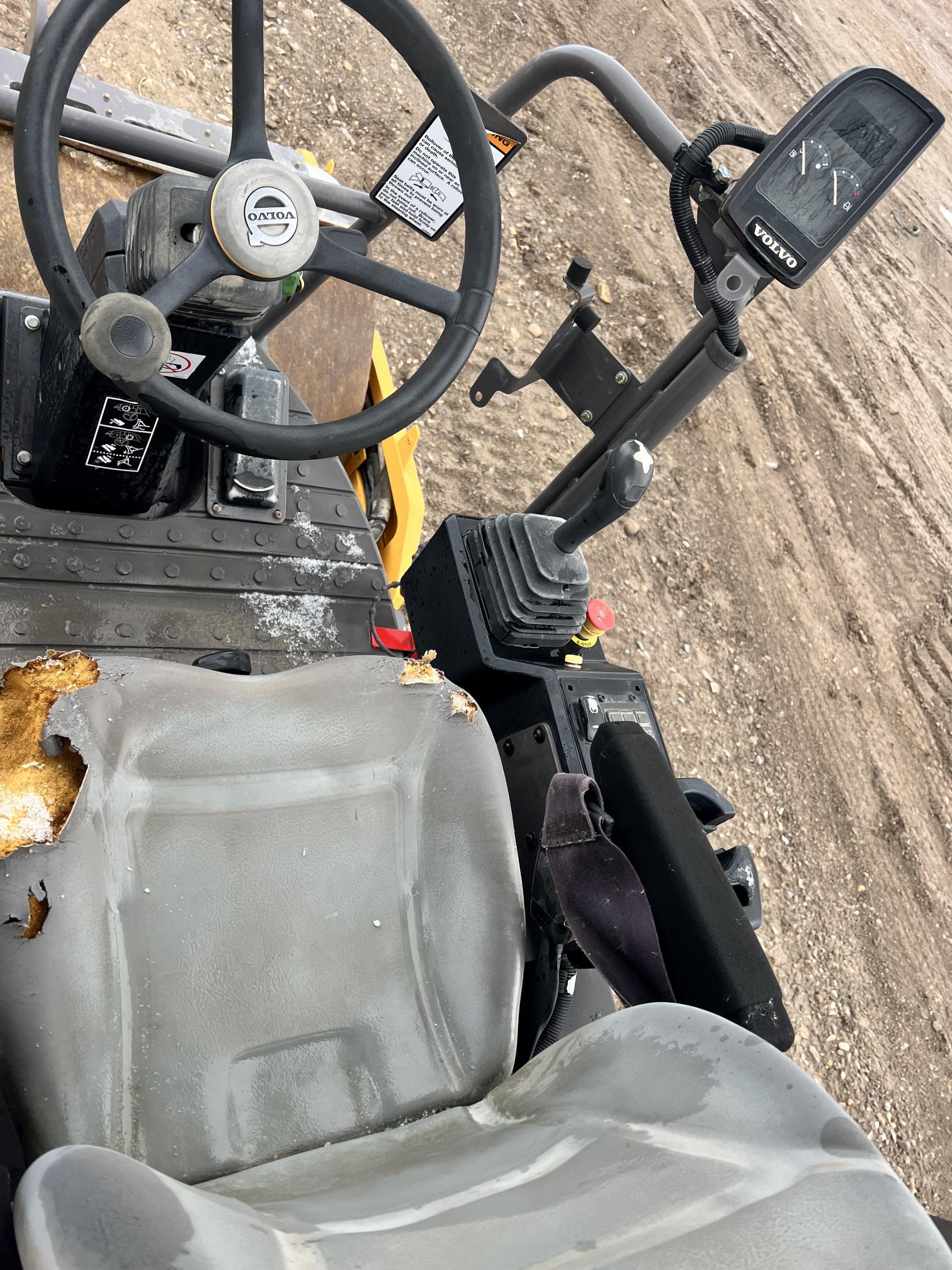 2017 VOLVO SD45d - view 10 of 28