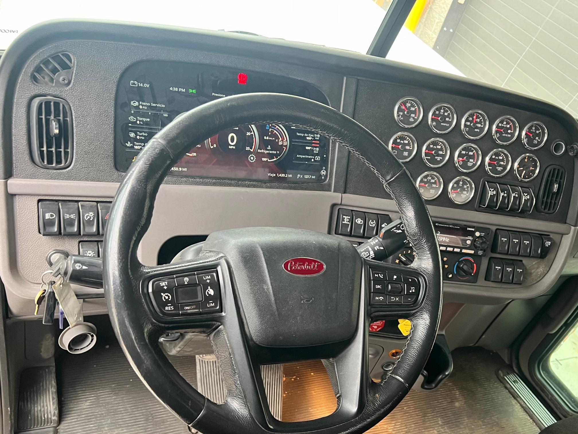 2023 PETERBILT 389 - Image 19