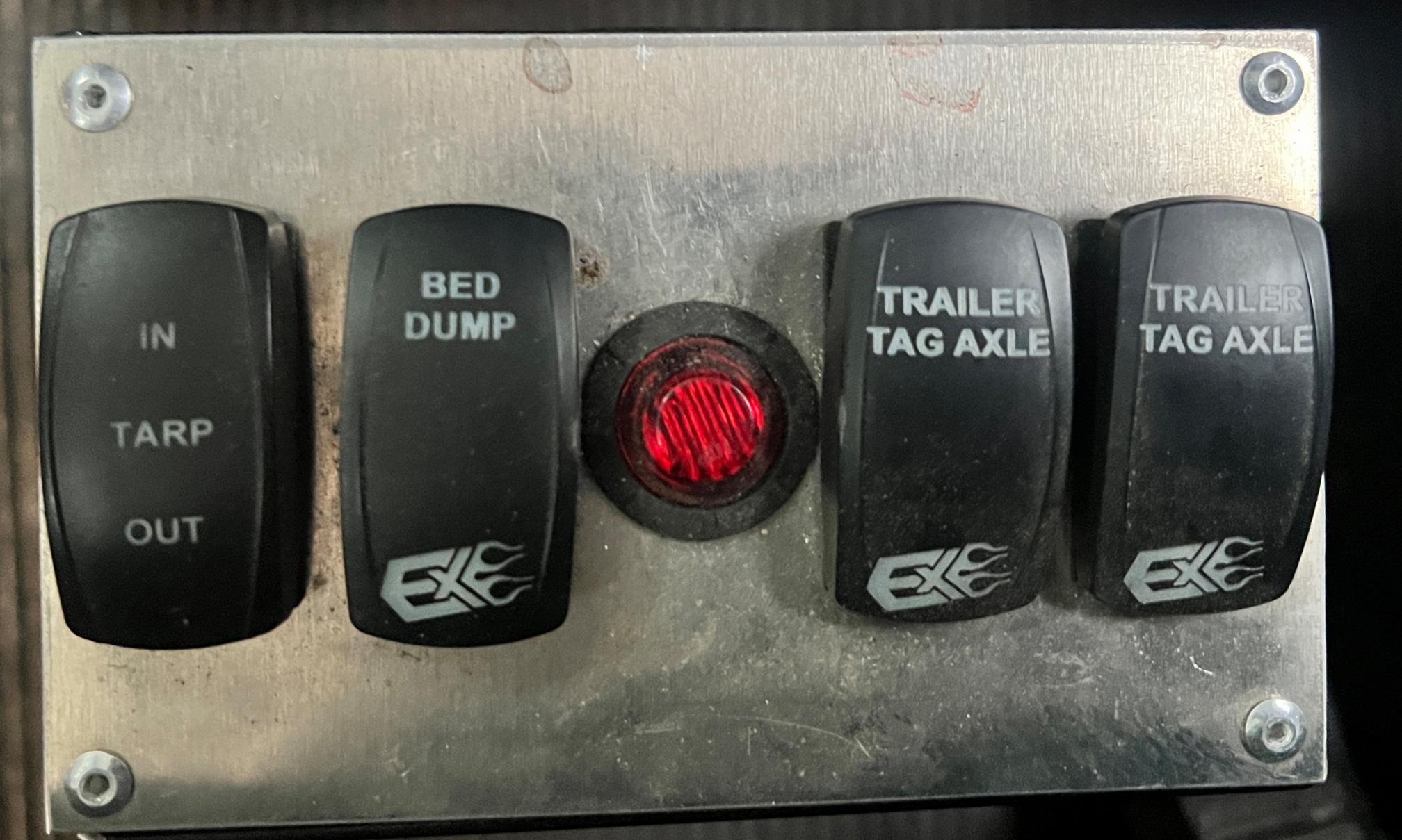 2023 PETERBILT 389 - Image 25