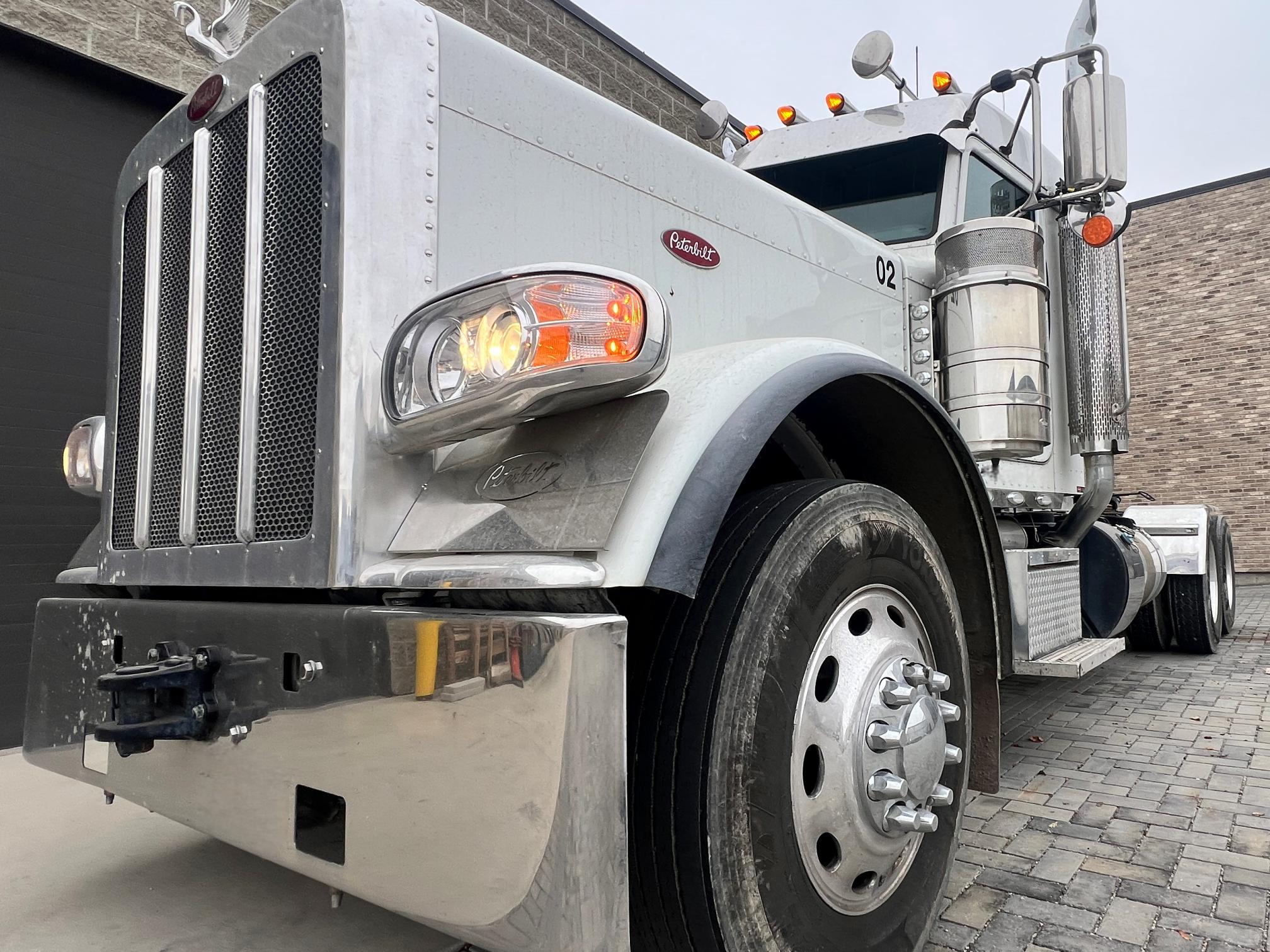 2023 PETERBILT 389 - view 5 of 69