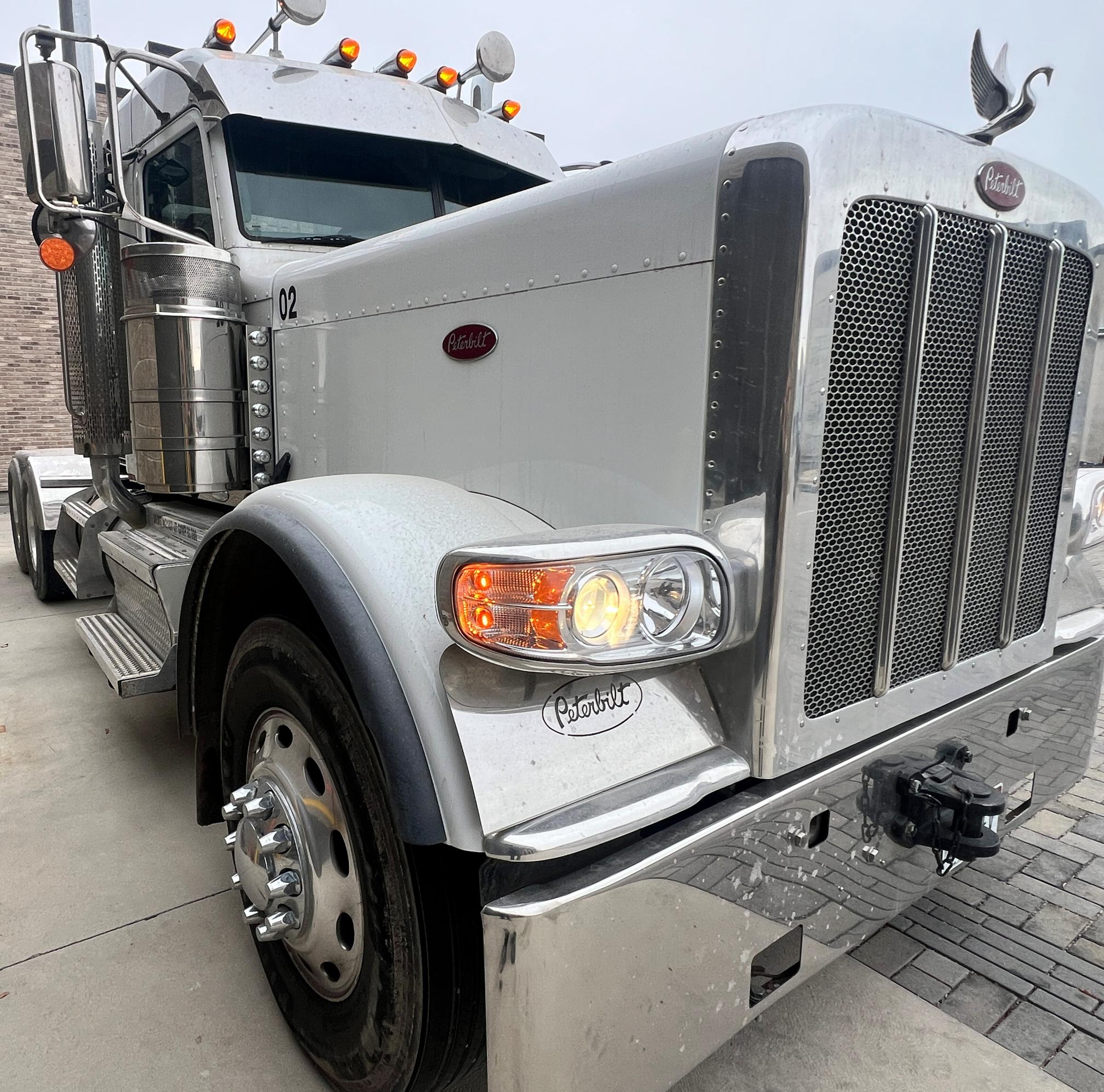 2023 PETERBILT 389 - view 6 of 69