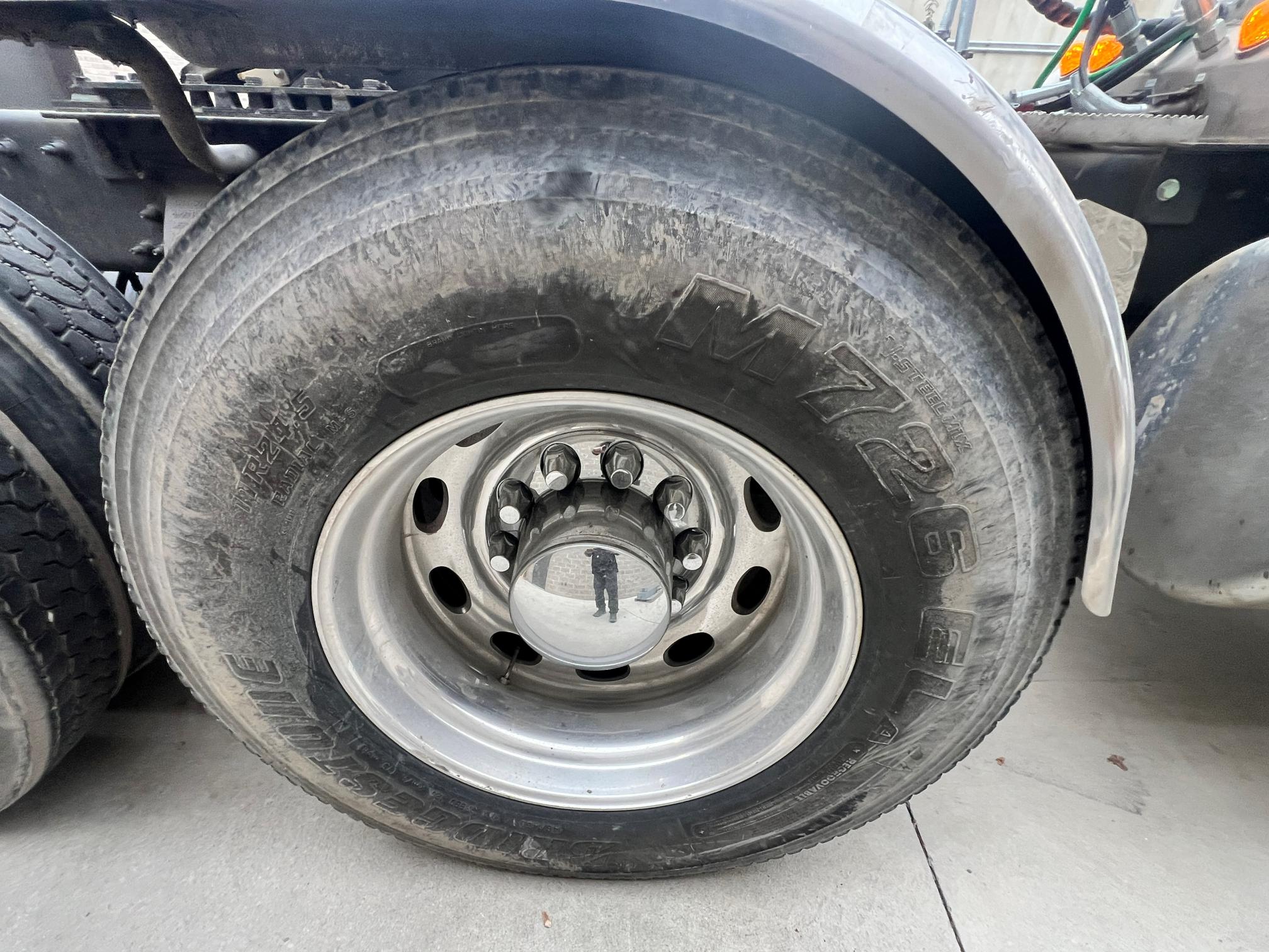 2023 PETERBILT 389 - Image 47