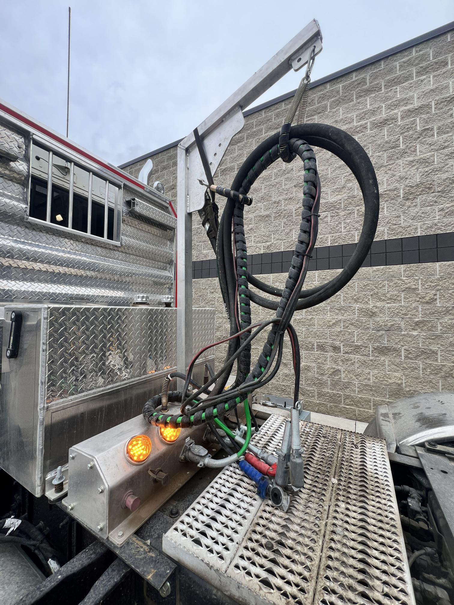 2023 PETERBILT 389 - Image 38