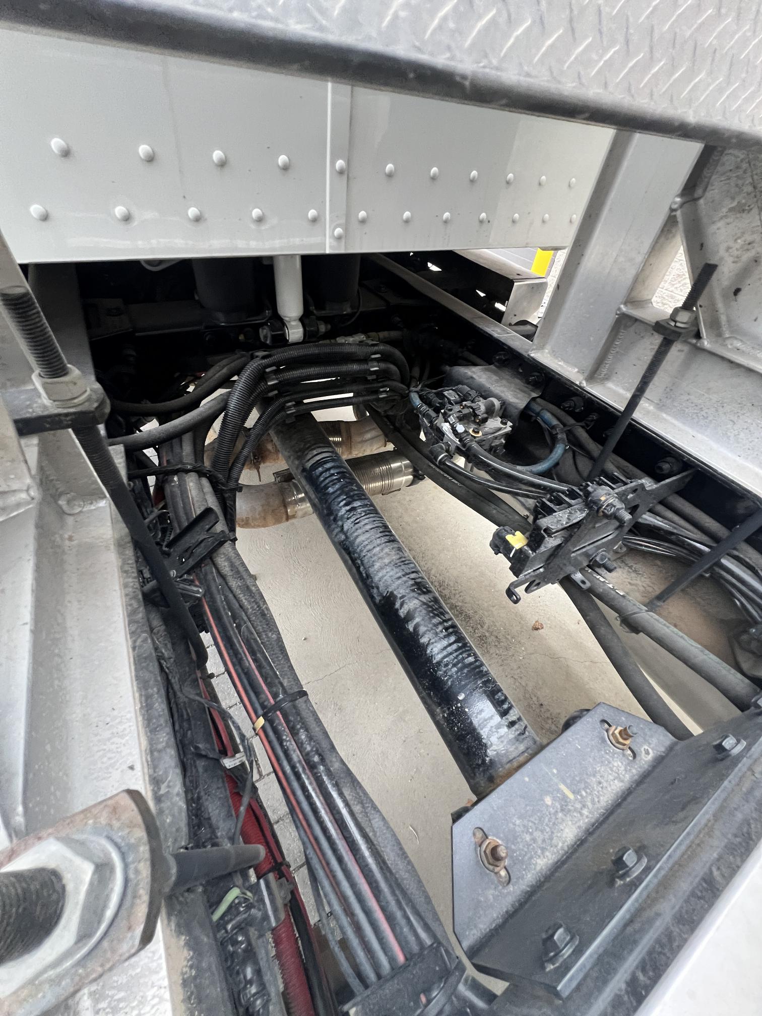 2023 PETERBILT 389 - Image 39