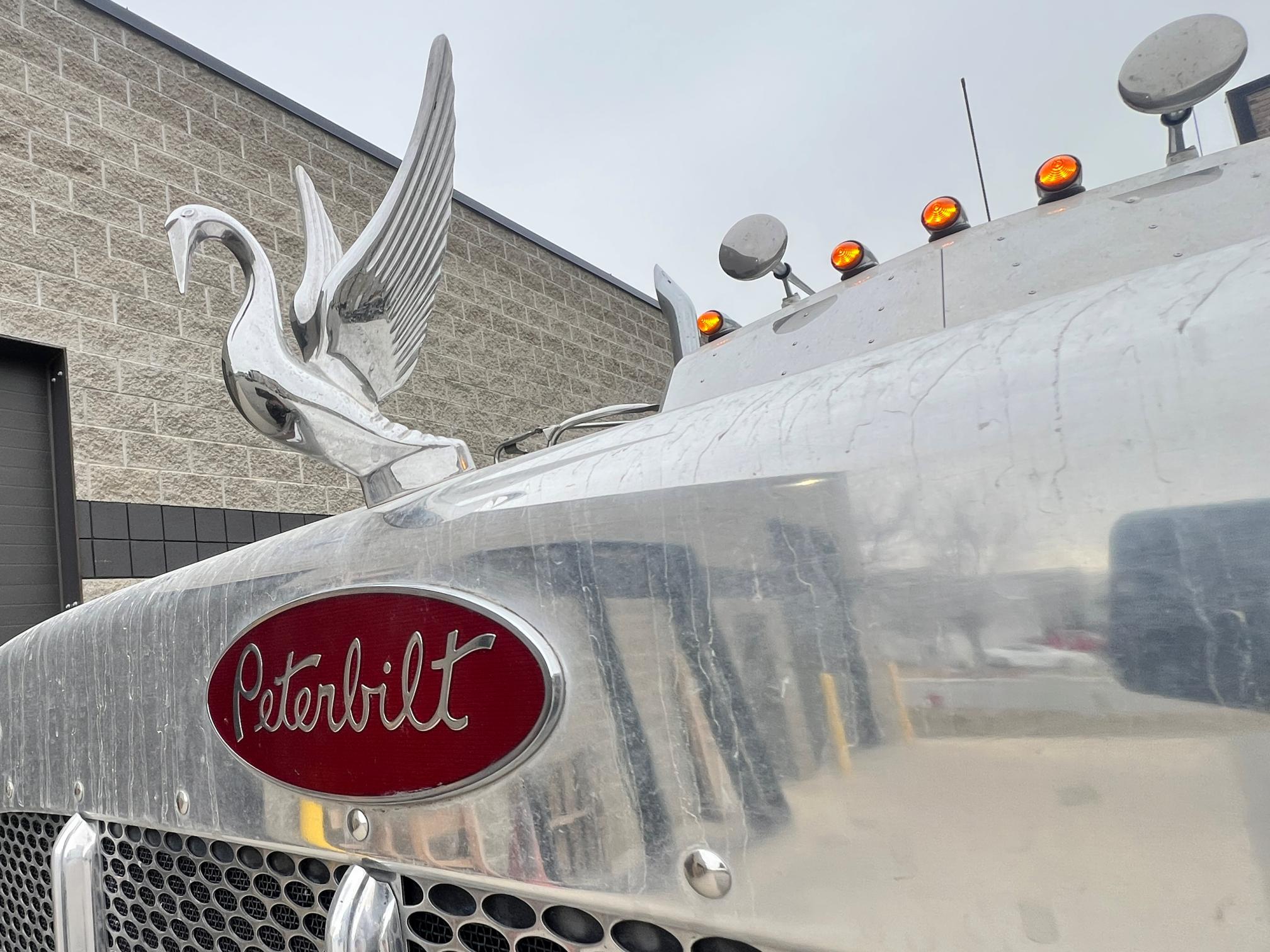 2023 PETERBILT 389 - Image 42