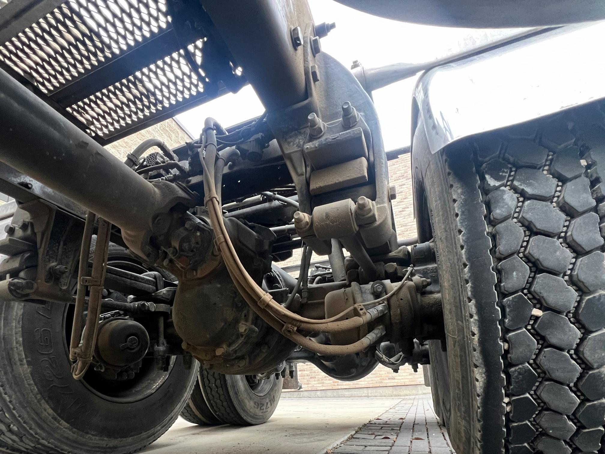 2023 PETERBILT 389 - Image 59