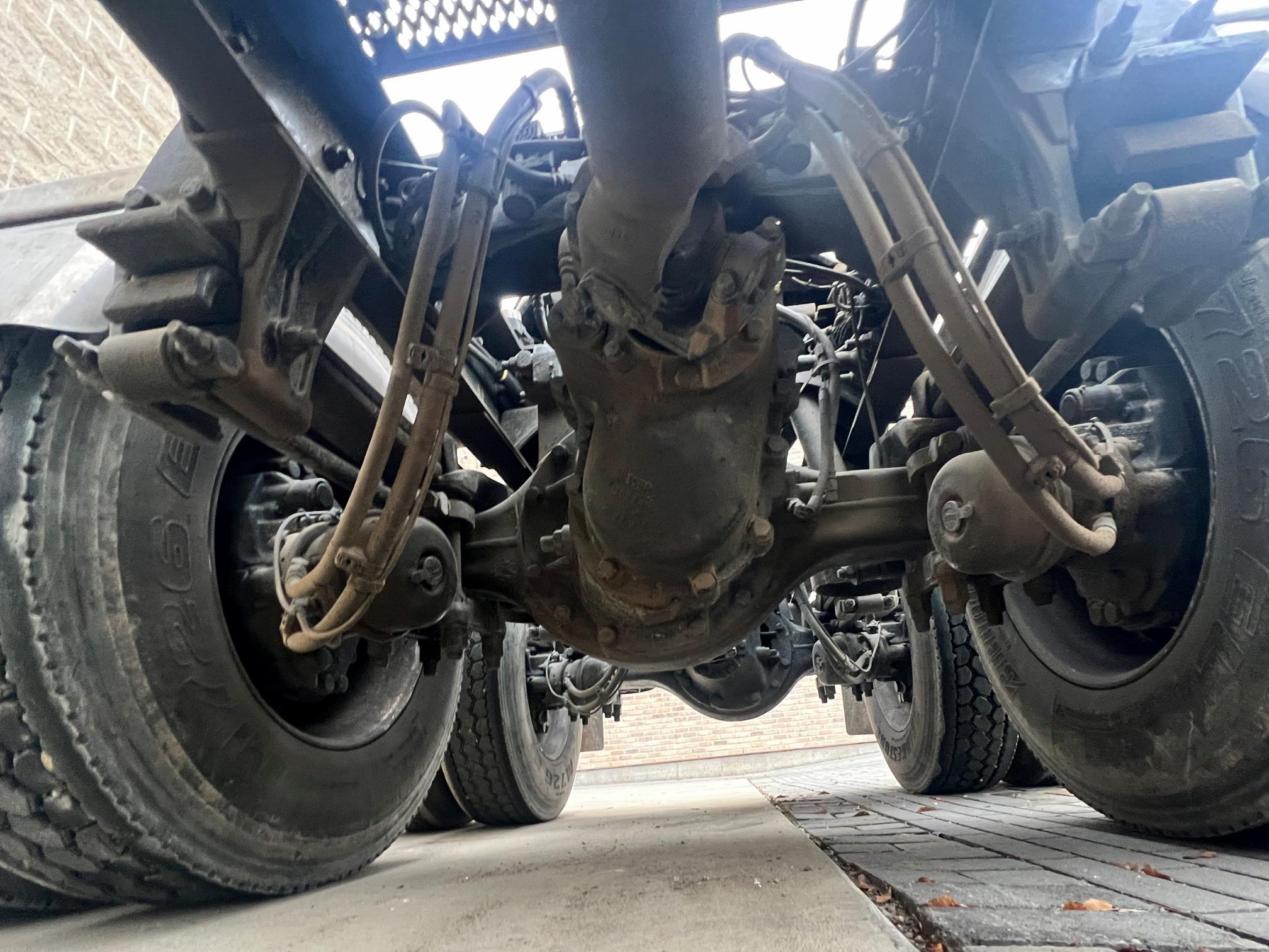 2023 PETERBILT 389 - view 14 of 69