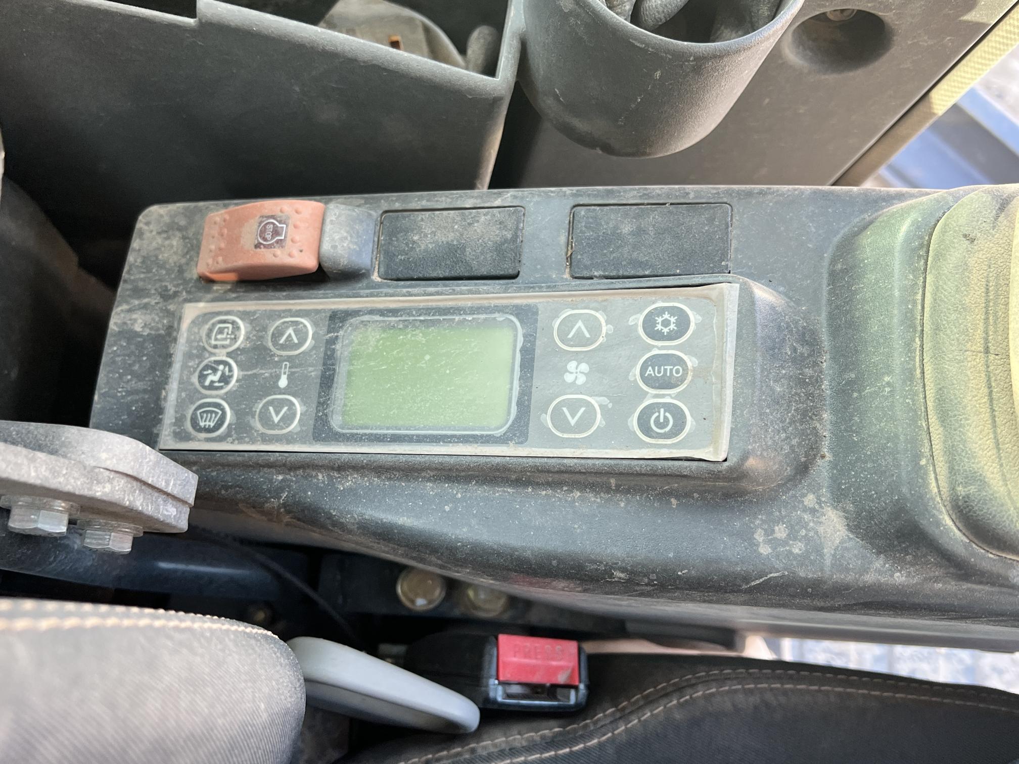 CASE Cx80c - Image 24