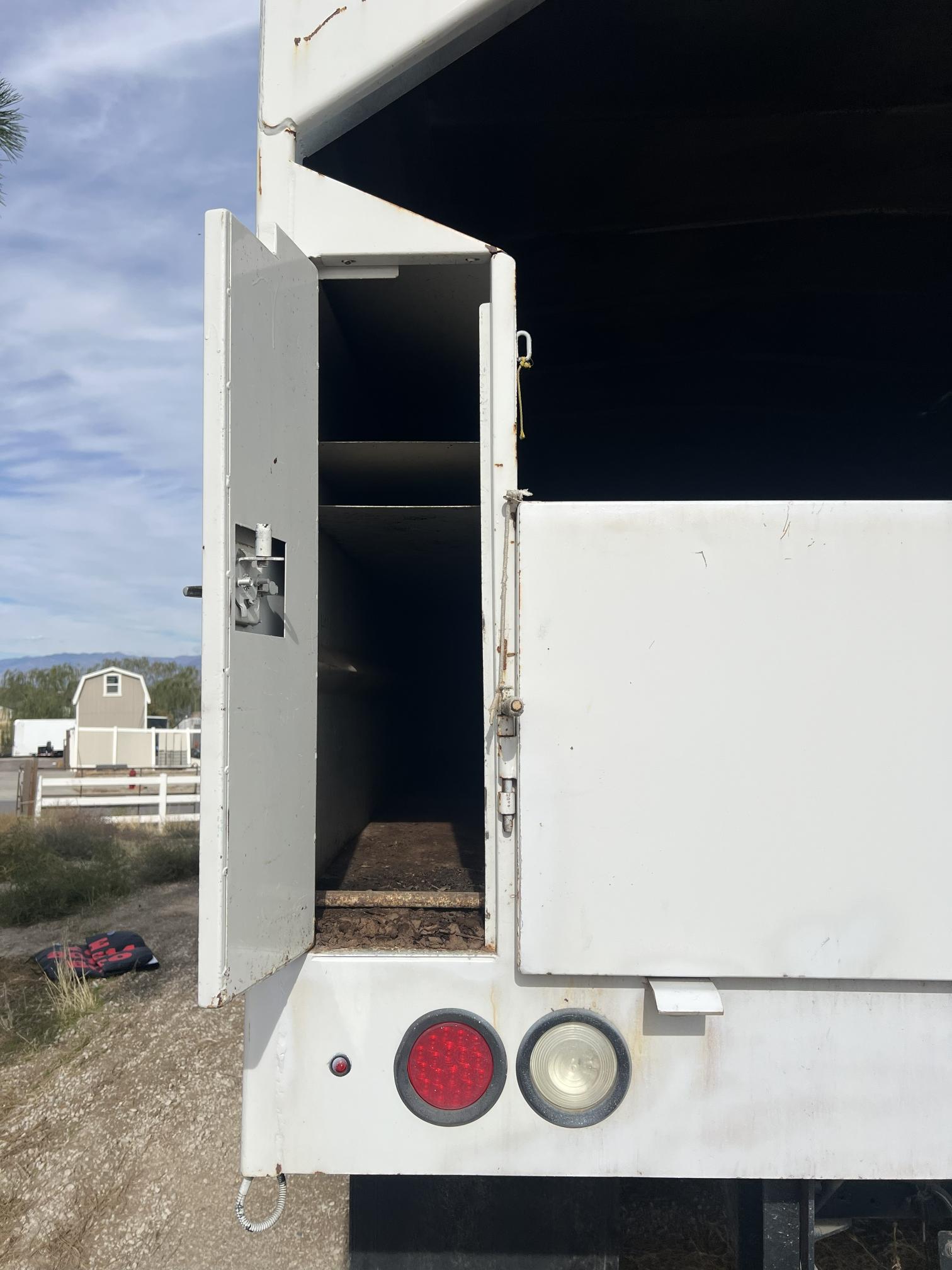 2008 GMC Top Kick C7500 - view 12 of 89