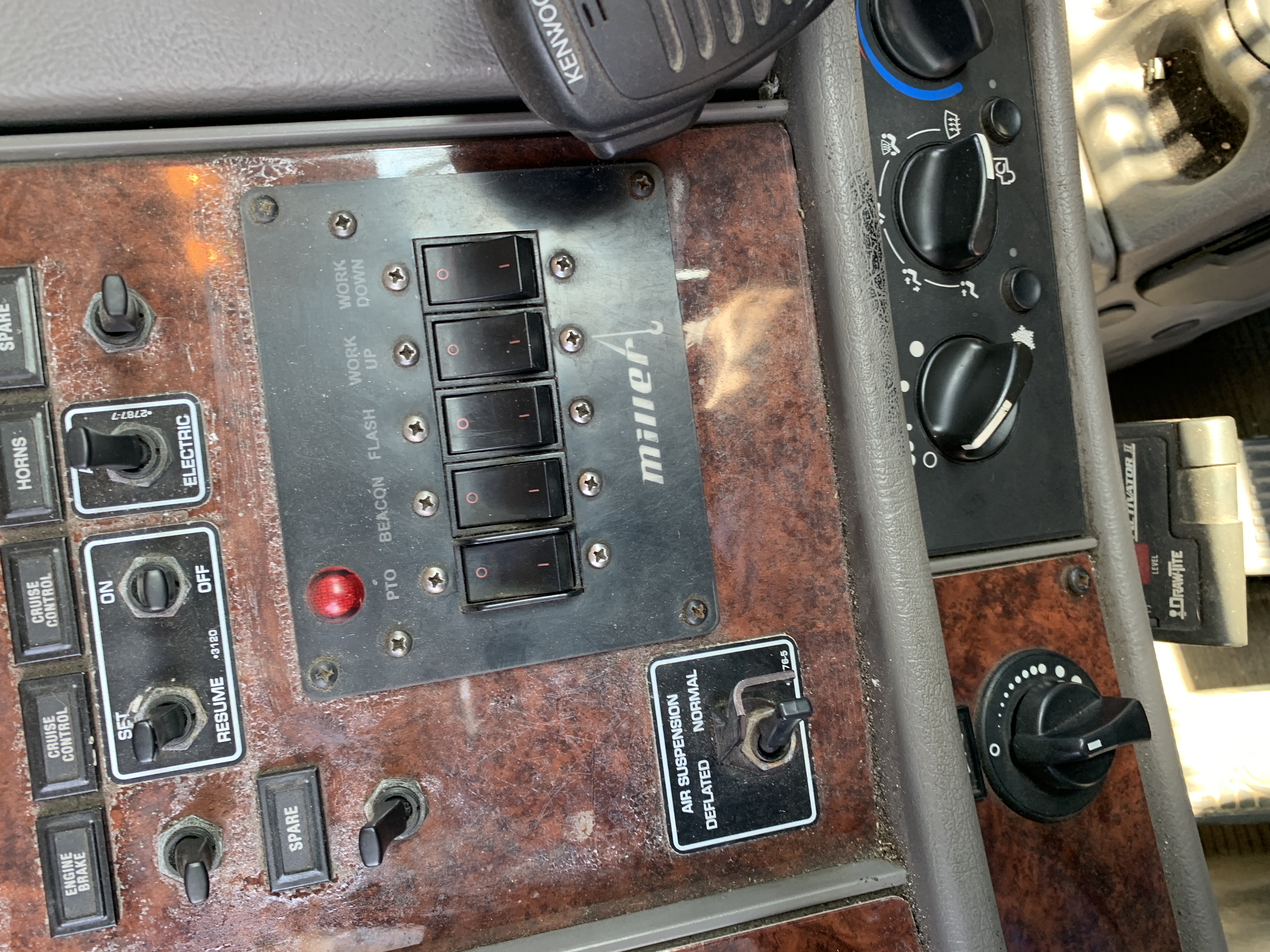 2010 KENWORTH T370 - Image 14