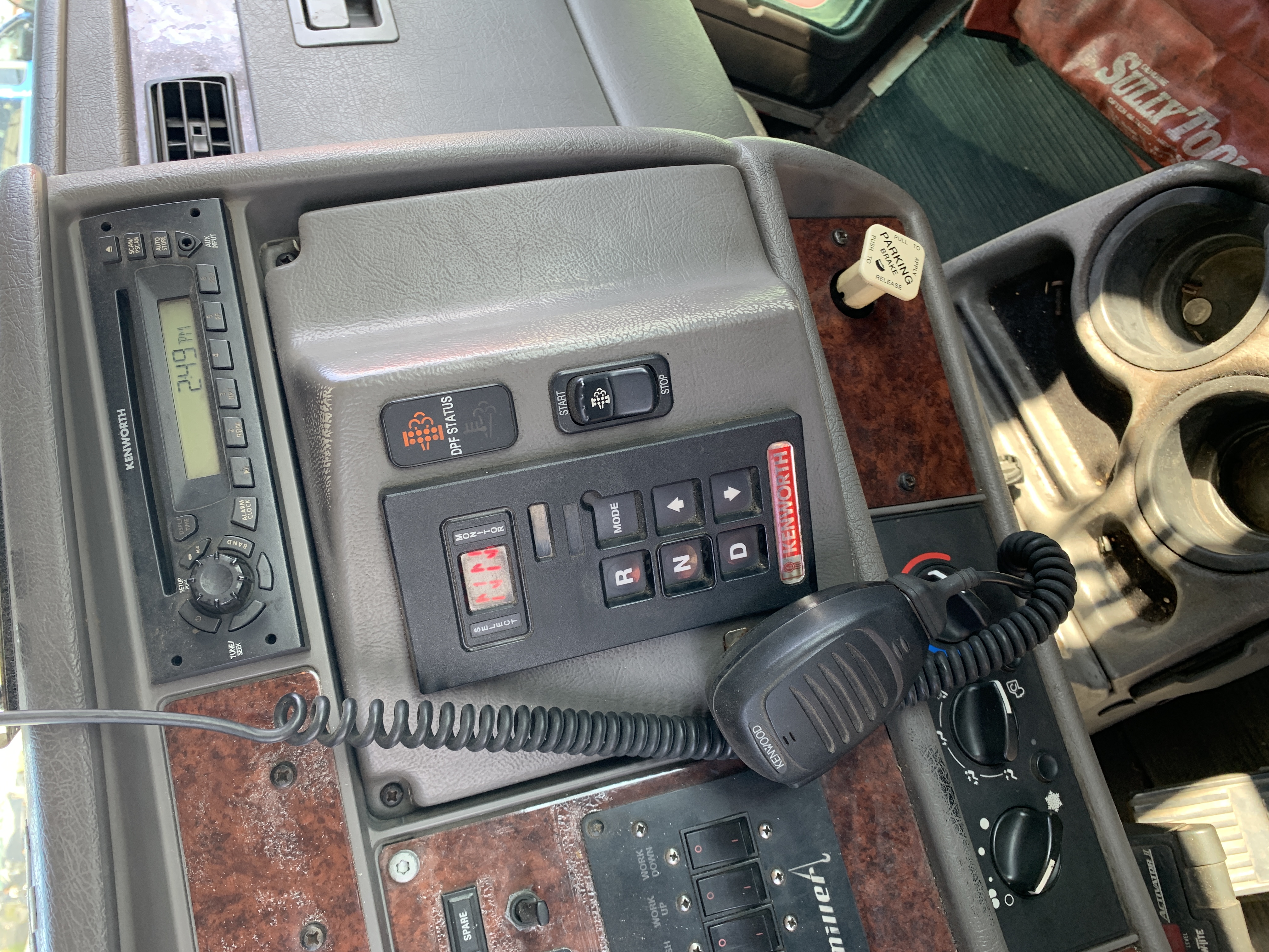 2010 KENWORTH T370 - Image 15