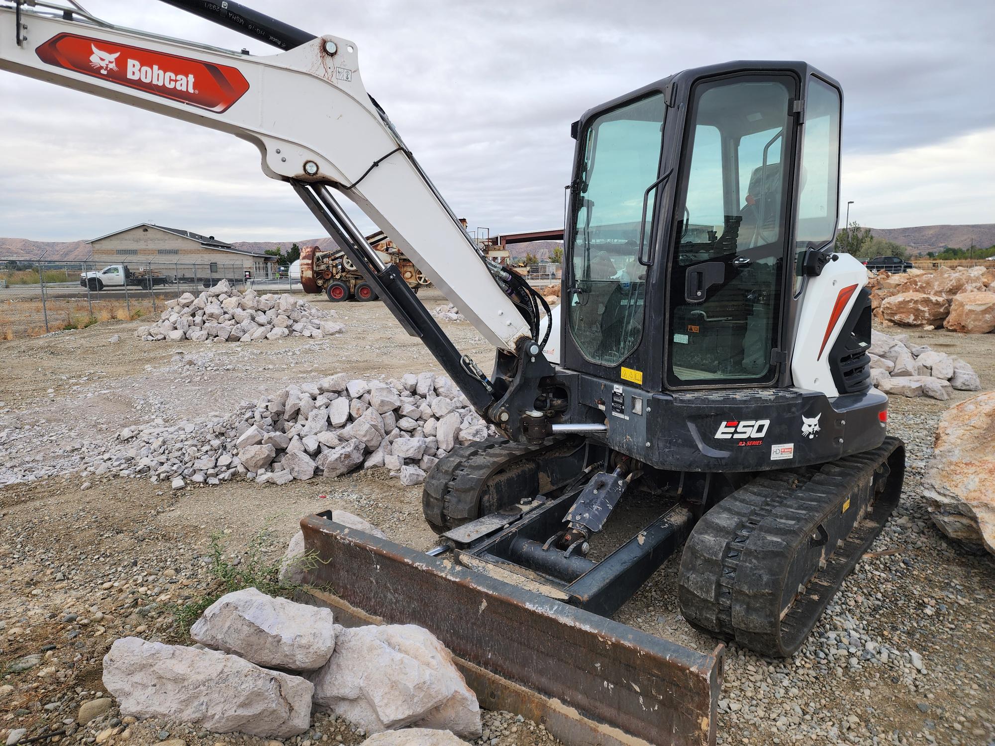 2022 BOBCAT E50 R2