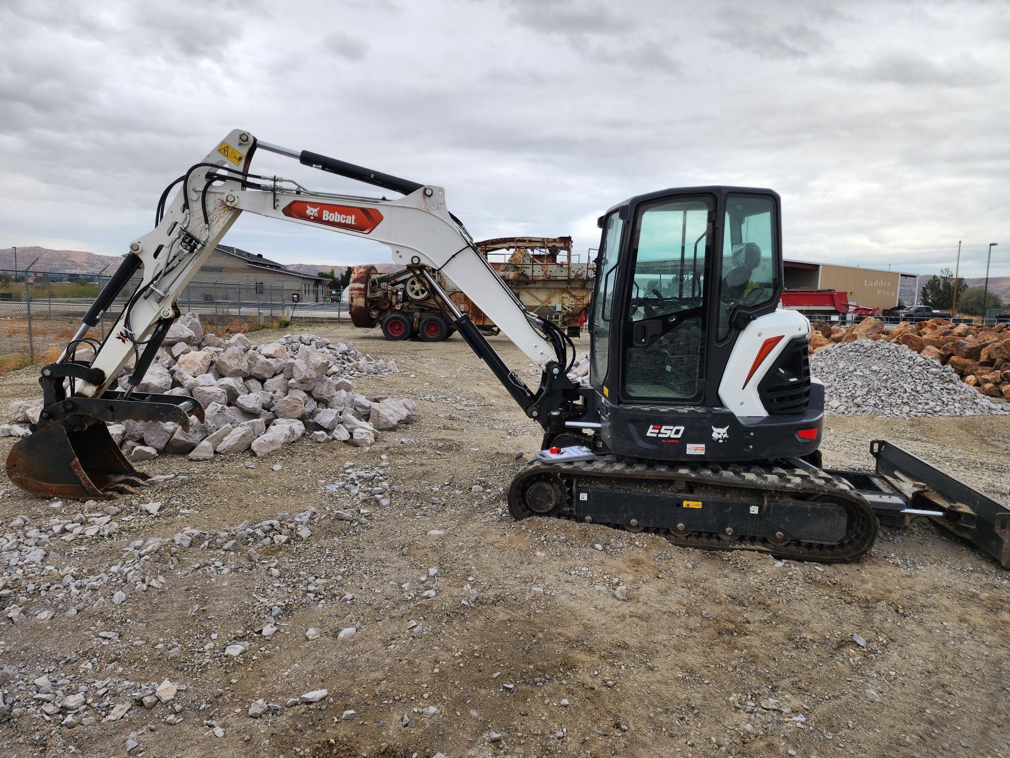 2022 BOBCAT E50 R2 - Image 2