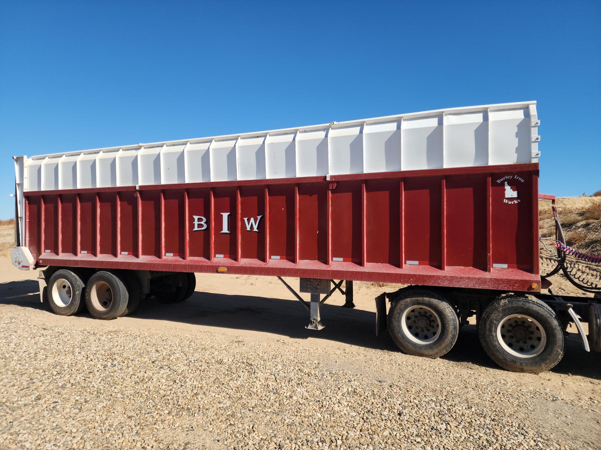 2021 BURLEY IRON WORKS 36' x 96"  Live Bottom Trailer - Image 3