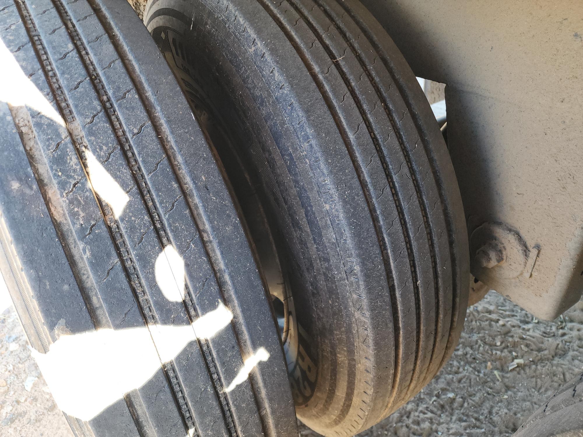 2021 BURLEY IRON WORKS 36' x 96"  Live Bottom Trailer - view 11 of 19