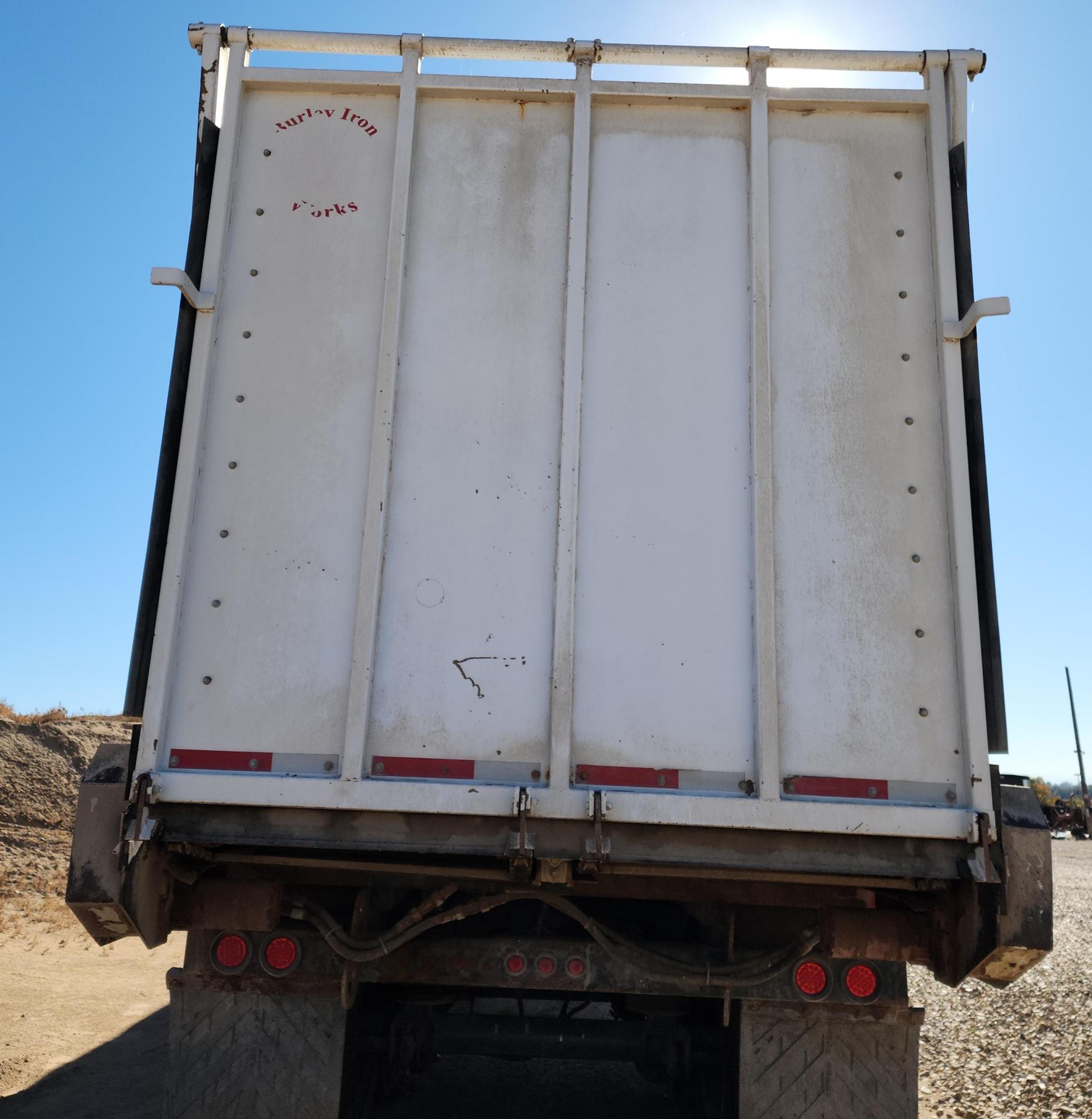 2021 BURLEY IRON WORKS 36' x 96"  Live Bottom Trailer - Image 5