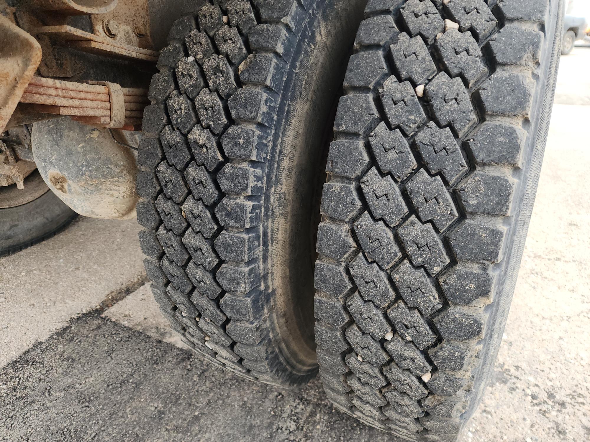 1993 INTERNATIONAL 4700  4x2 - Image 32