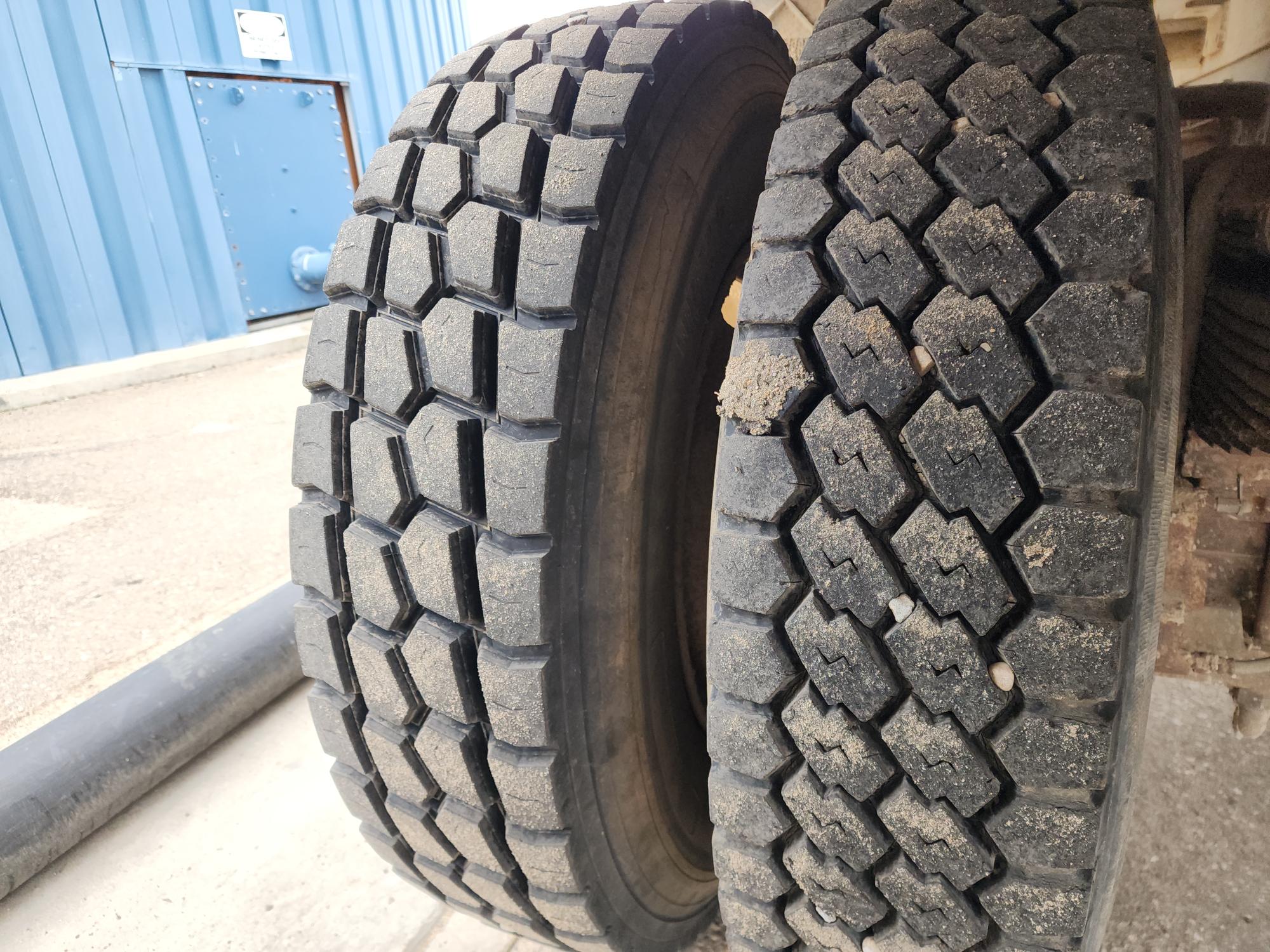 1993 INTERNATIONAL 4700  4x2 - Image 33