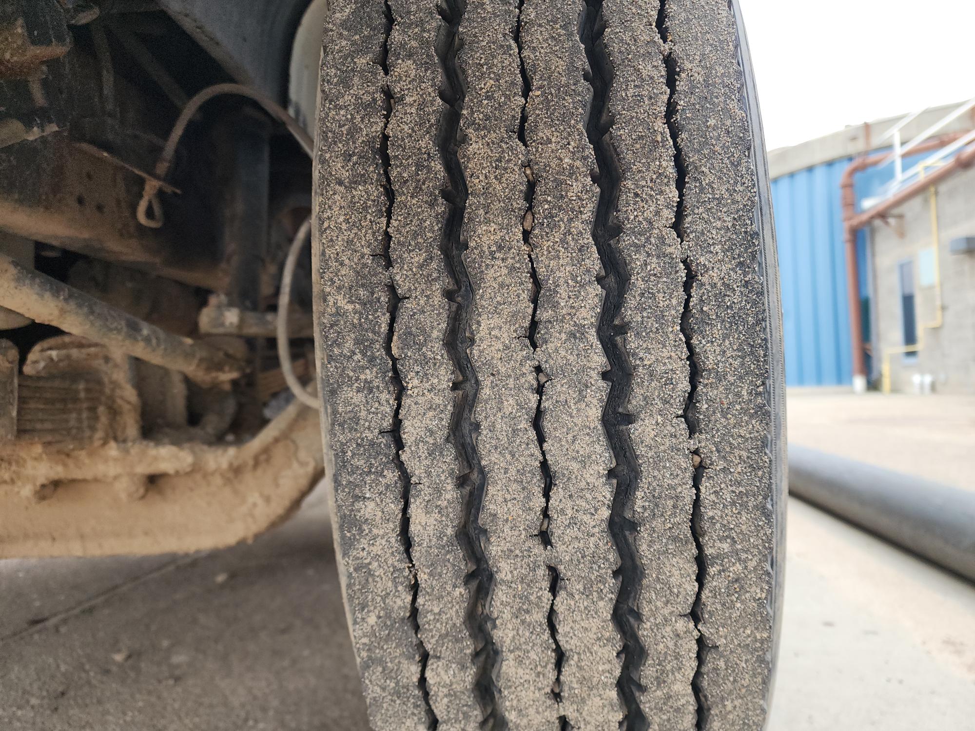 1993 INTERNATIONAL 4700  4x2 - Image 35