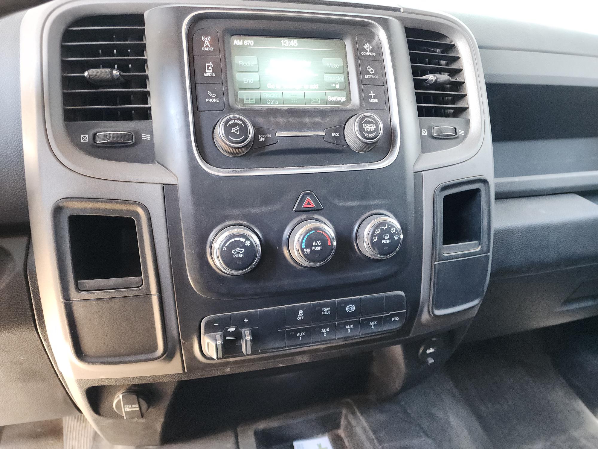 2015 RAM  3500 HD Flatbed Gooseneck - view 11 of 21