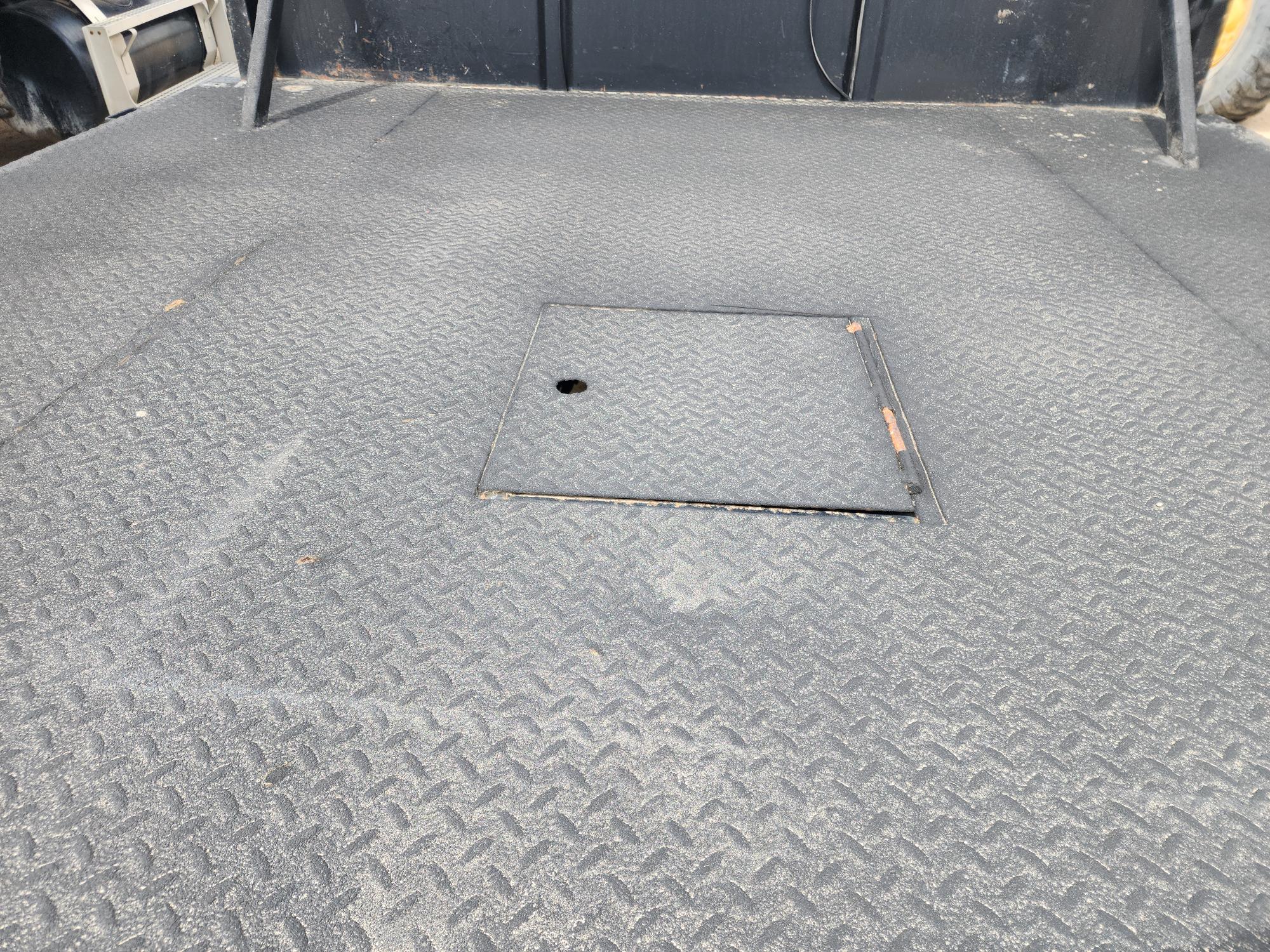 2015 RAM  3500 HD Flatbed Gooseneck - view 15 of 21