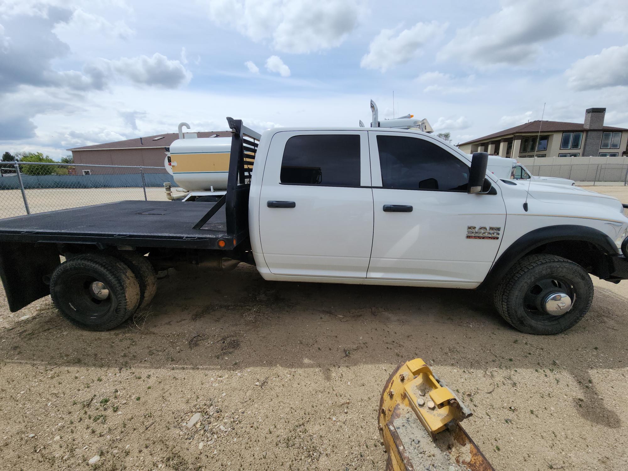 2015 RAM  3500 HD Flatbed Gooseneck