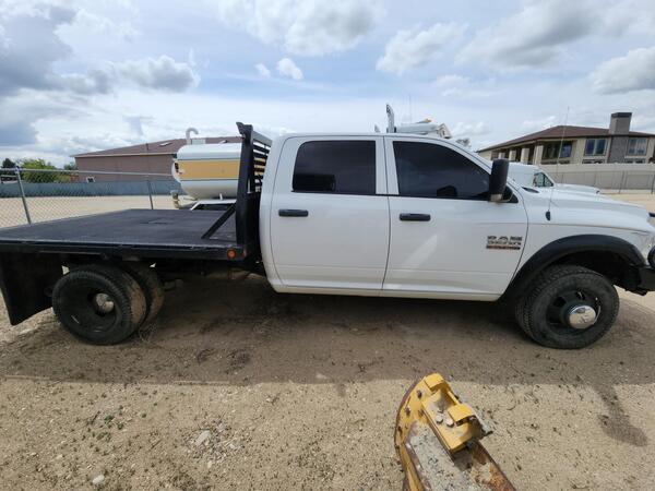 2015 RAM  3500 HD Flatbed Gooseneck