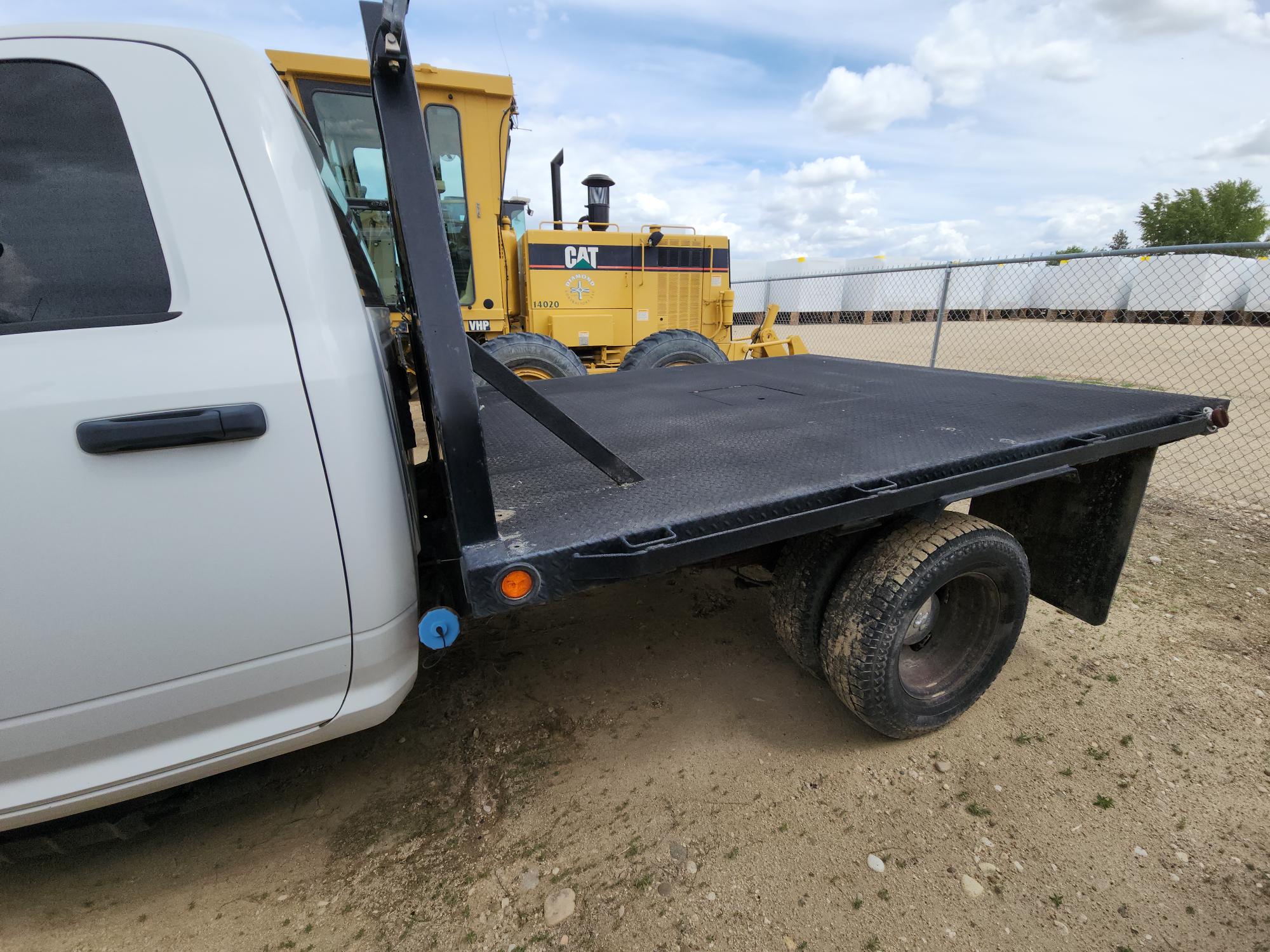 2015 RAM  3500 HD Flatbed Gooseneck - view 5 of 21