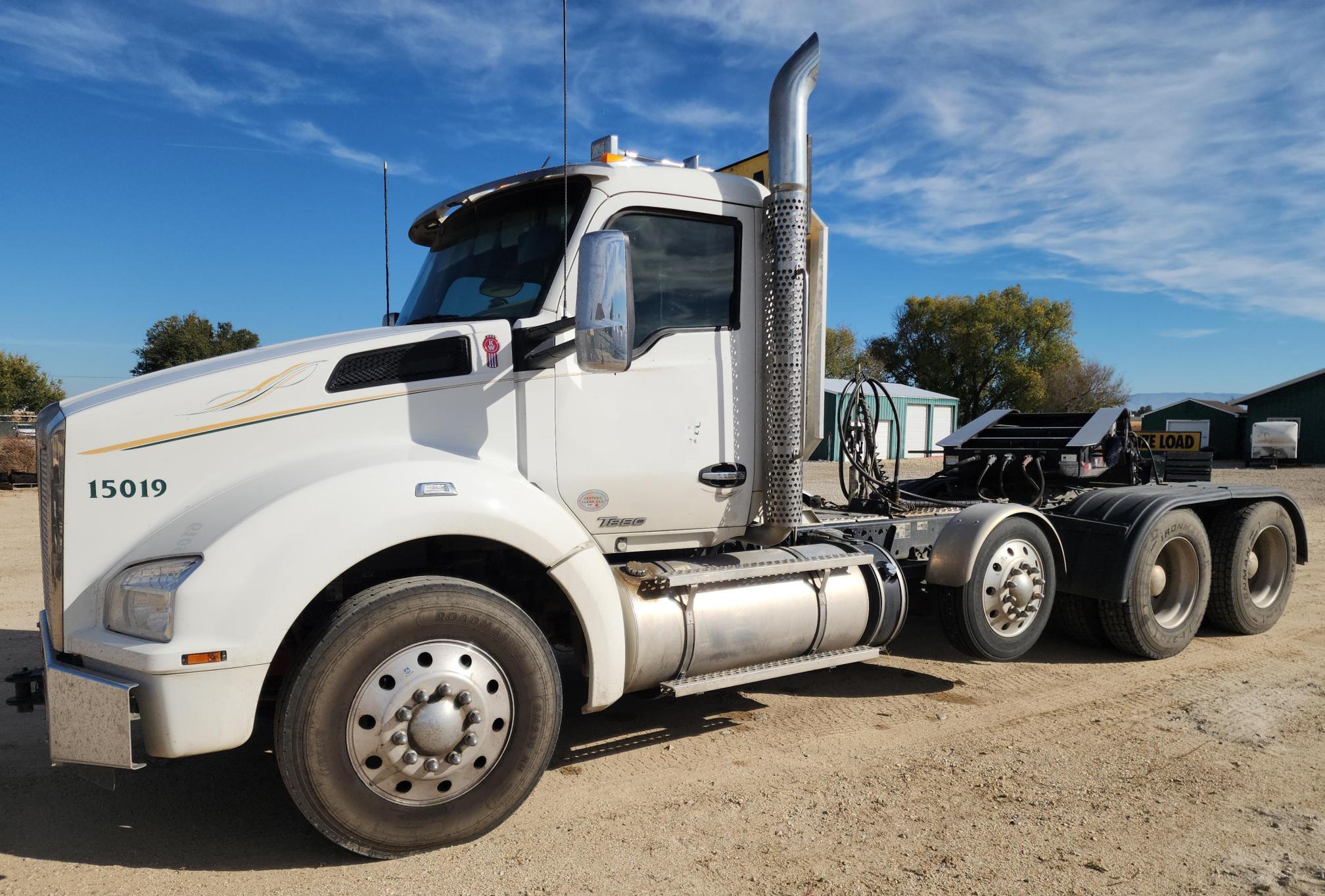 2021 KENWORTH T880