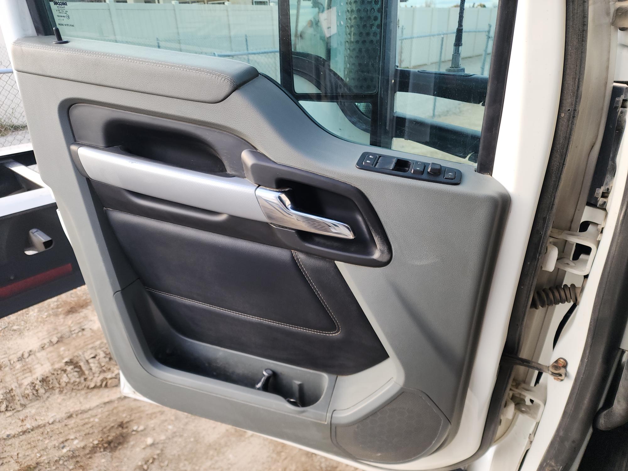 2021 KENWORTH T880 - Image 26