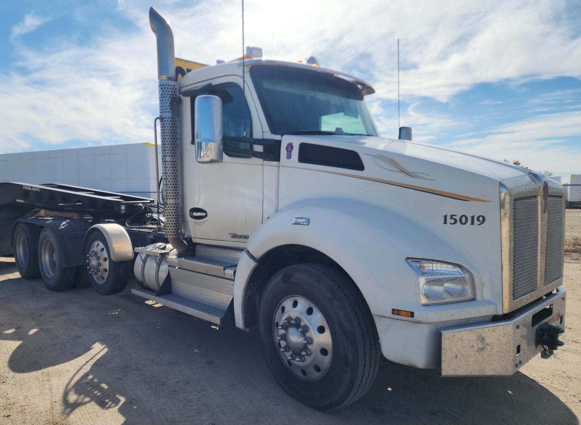 2021 KENWORTH T880 - Image 3