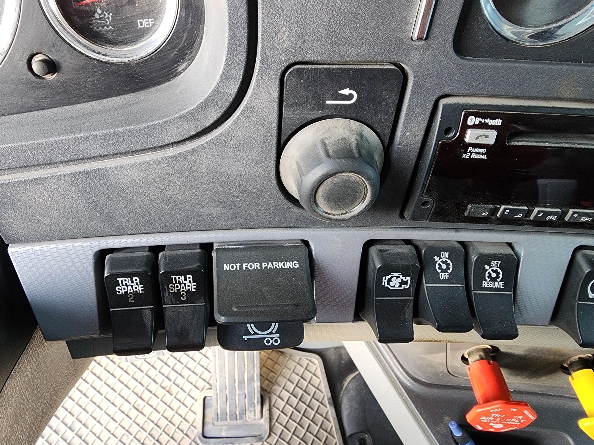 2021 KENWORTH T880 - Image 16