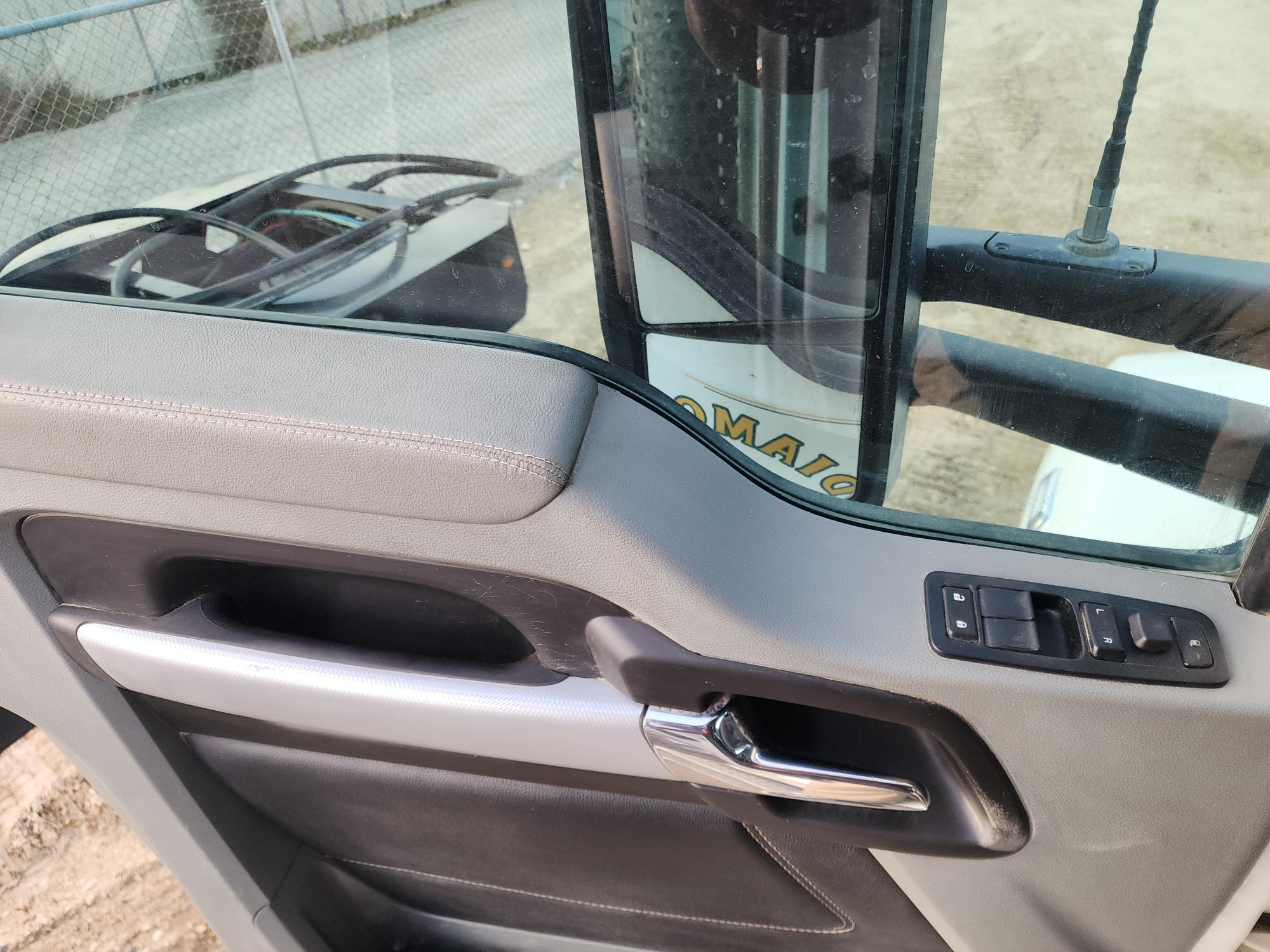 2021 KENWORTH T880 - Image 17