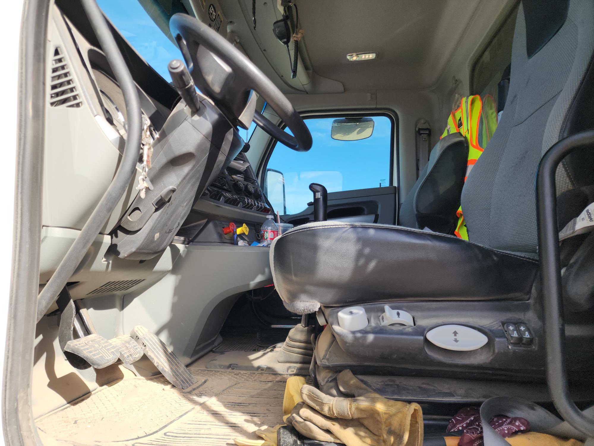 2021 KENWORTH T880 - Image 18